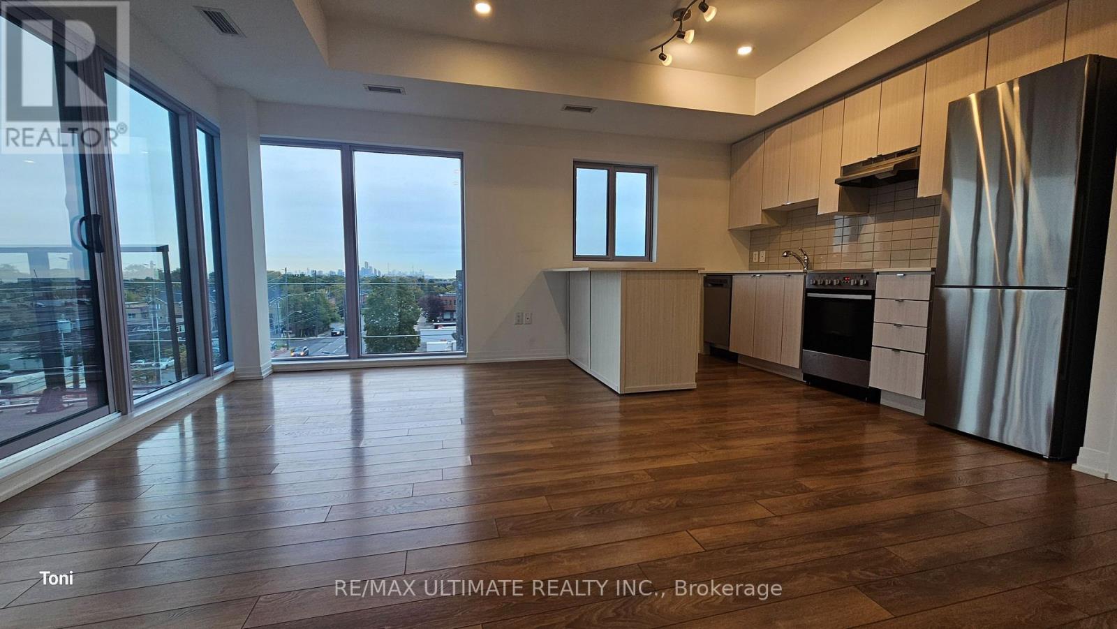 505 - 408 Browns Line, Toronto, Ontario  M8W 0C3 - Photo 3 - W12486528