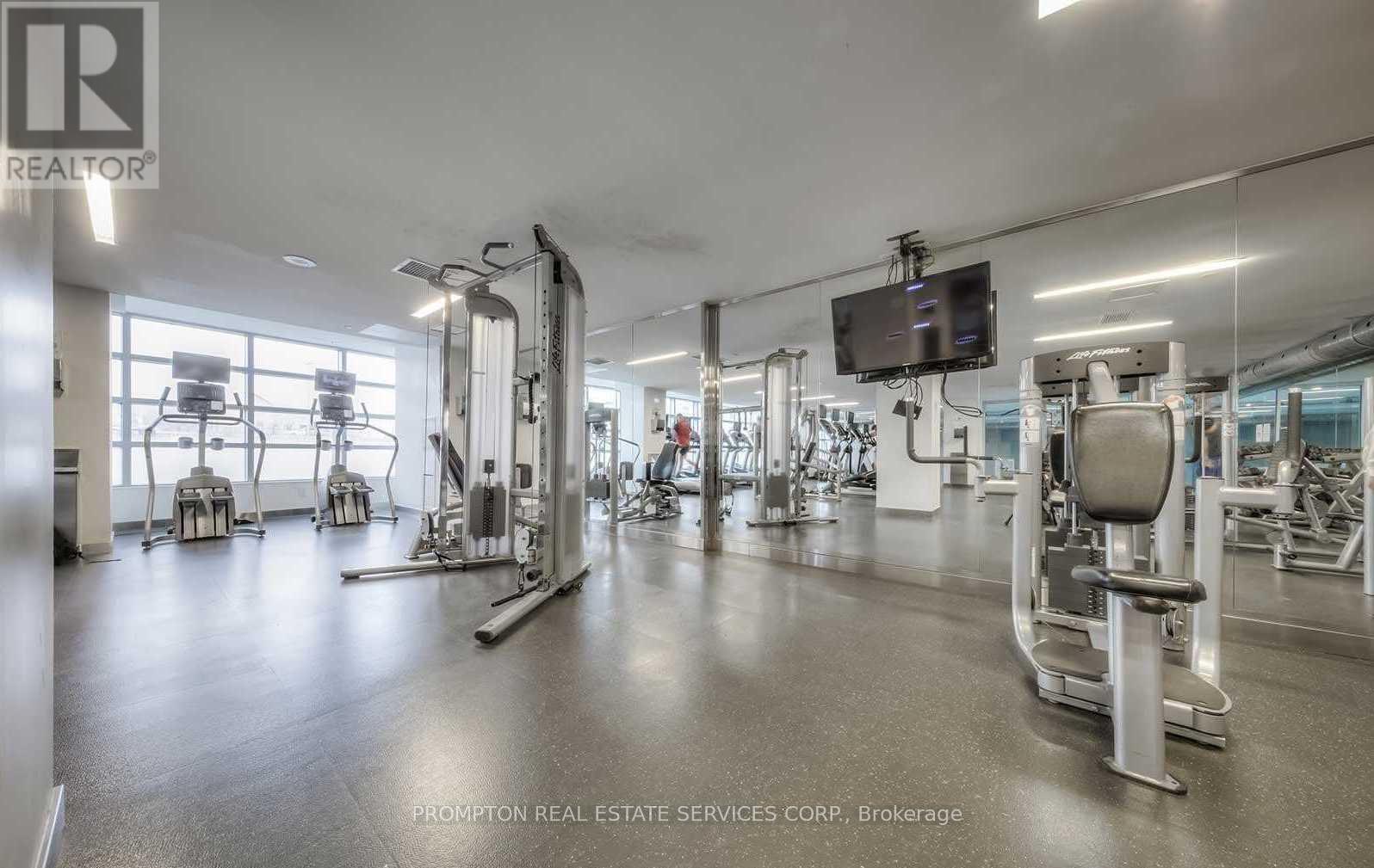 809 - 10 Capreol Court, Toronto, Ontario  M5V 4B3 - Photo 3 - C12486938