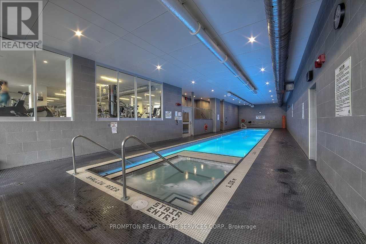 809 - 10 Capreol Court, Toronto, Ontario  M5V 4B3 - Photo 5 - C12486938