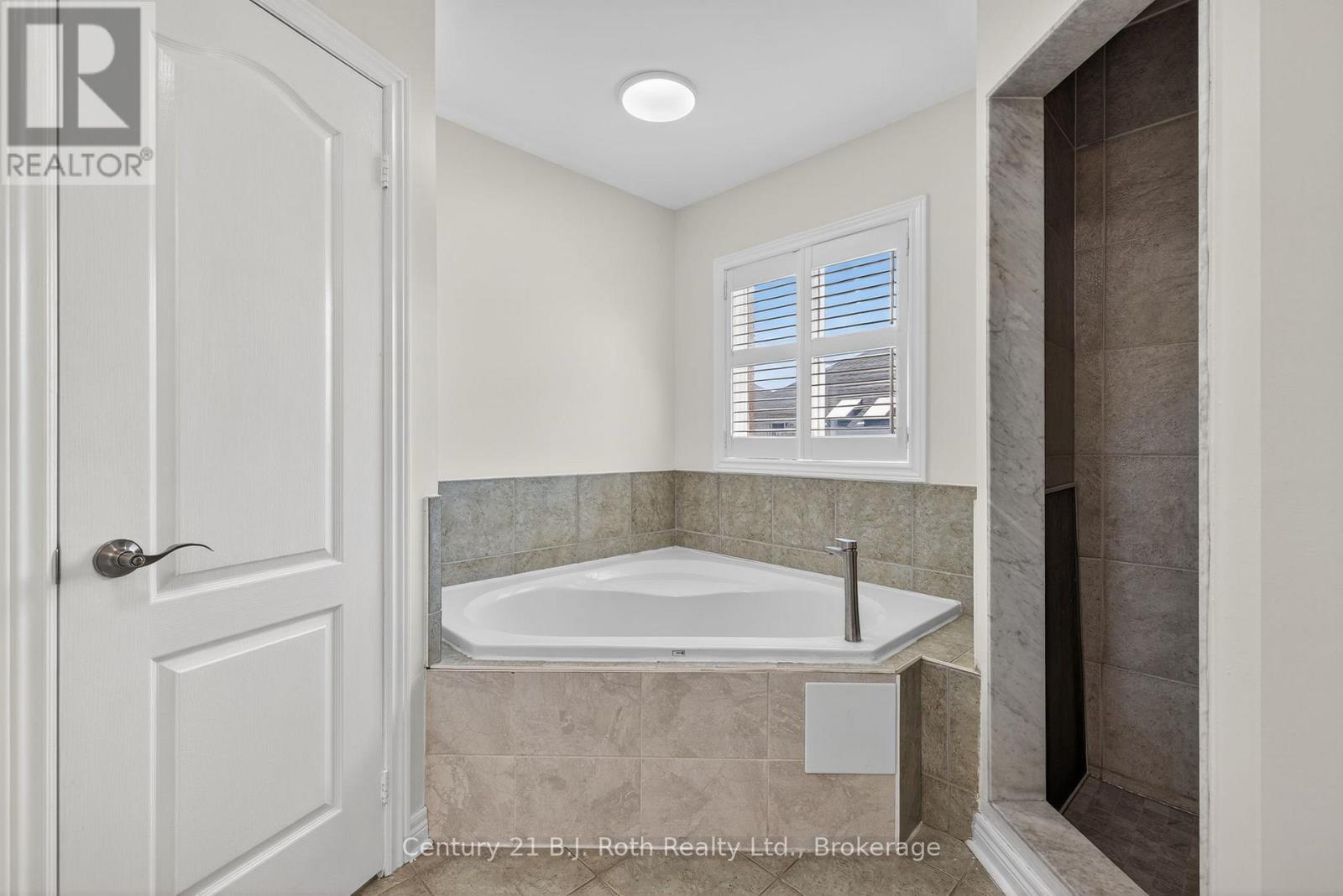 94 Destino Crescent, Vaughan, Ontario  L4H 3E1 - Photo 27 - N12451053