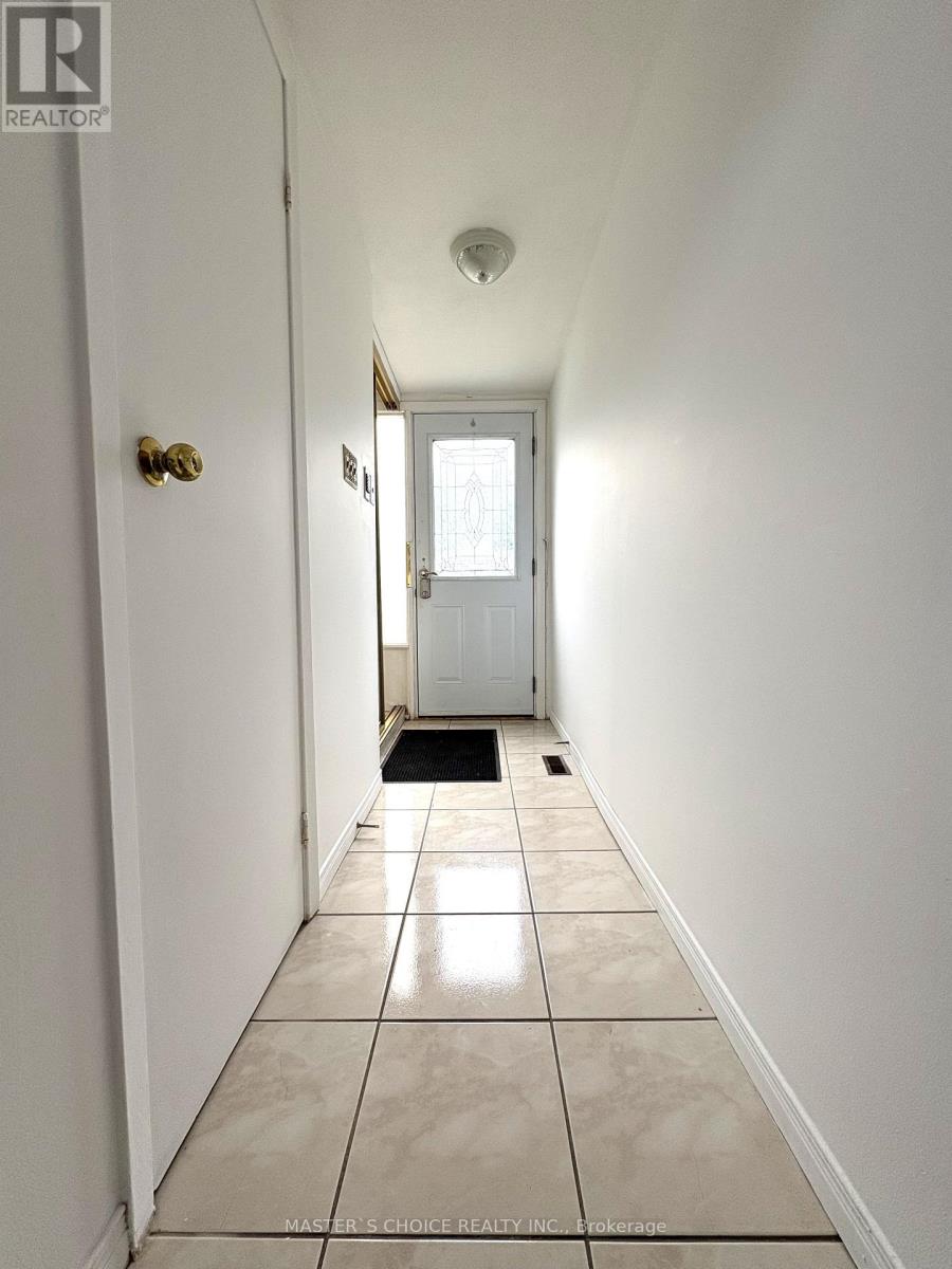 166 - 166 Collingsbrook Boulevard, Toronto, Ontario  M1W 1M7 - Photo 2 - E12486934