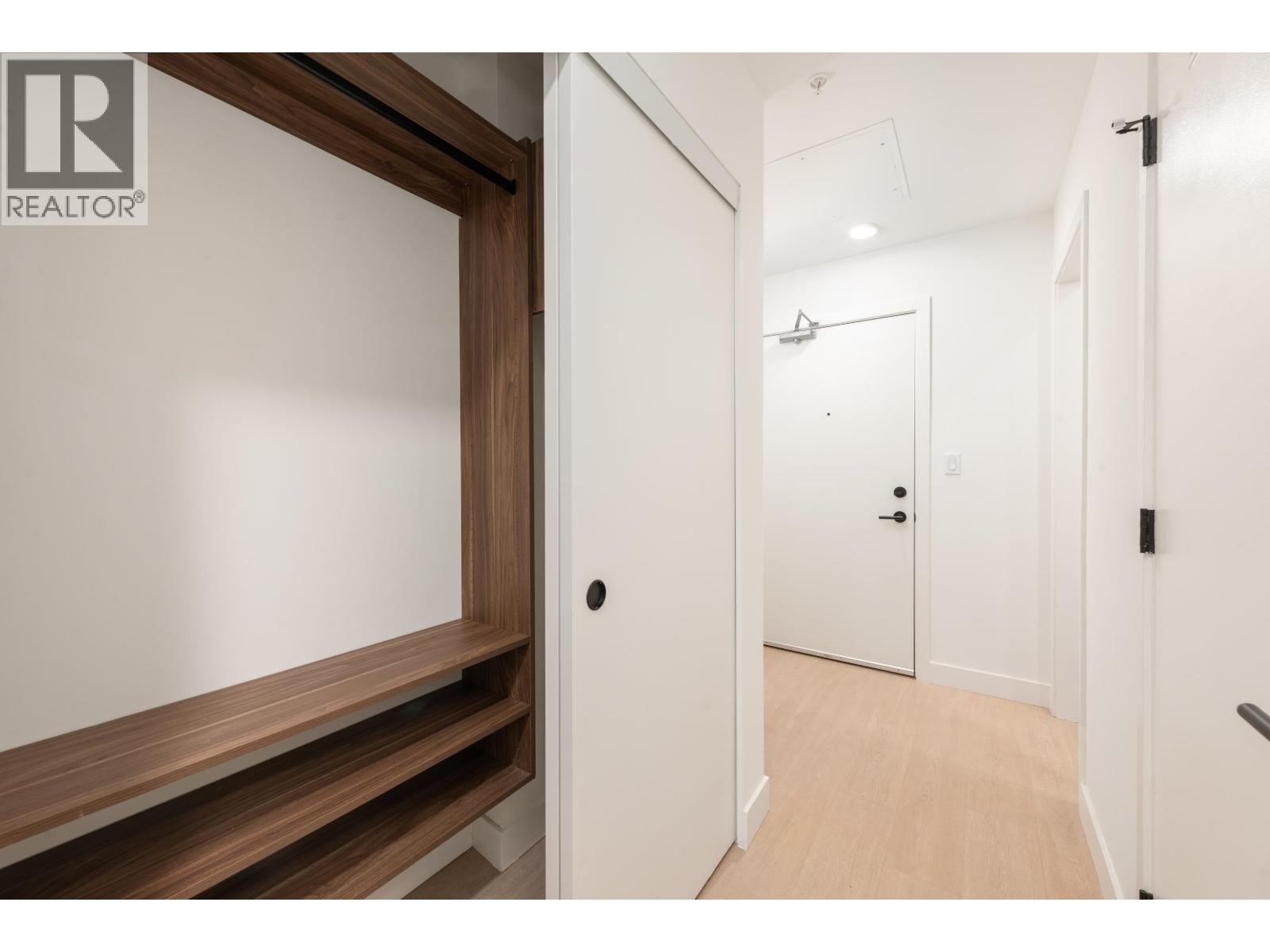 365 422 E 3rd Street, North Vancouver, British Columbia  V7L 0K1 - Photo 3 - R3062798