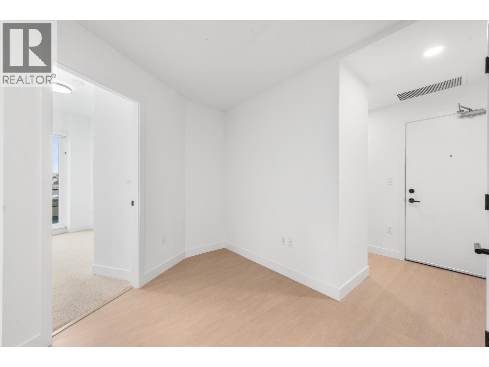 361 422 E 3rd Street, North Vancouver, British Columbia  V7L 0K1 - Photo 2 - R3062802