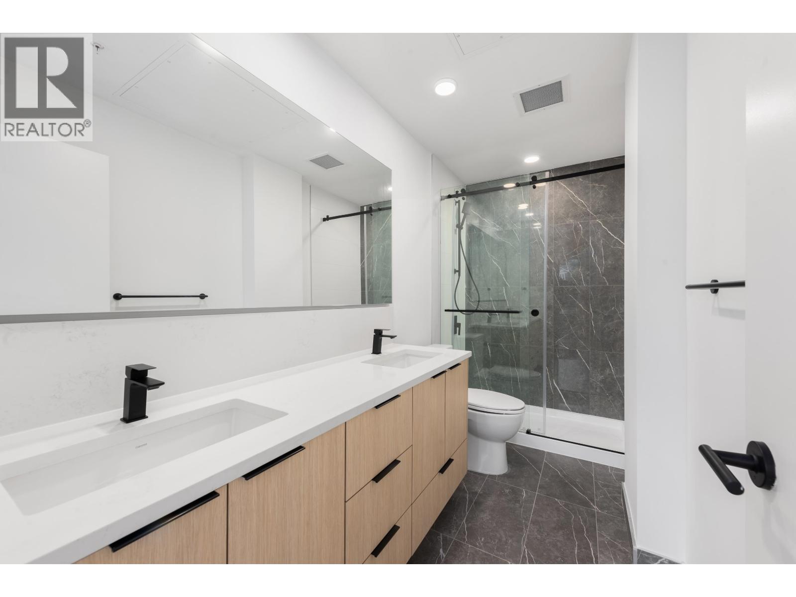 361 422 E 3rd Street, North Vancouver, British Columbia  V7L 0K1 - Photo 12 - R3062802