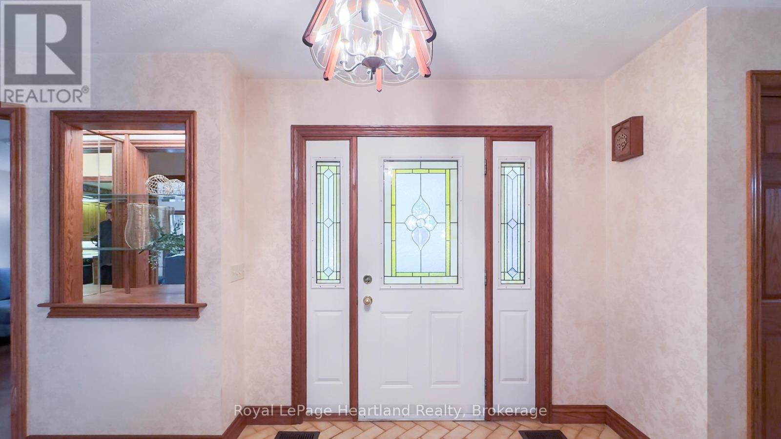 81364 Champlain Boulevard, Ashfield-Colborne-Wawanosh, Ontario  N7A 3Y2 - Photo 6 - X12486959