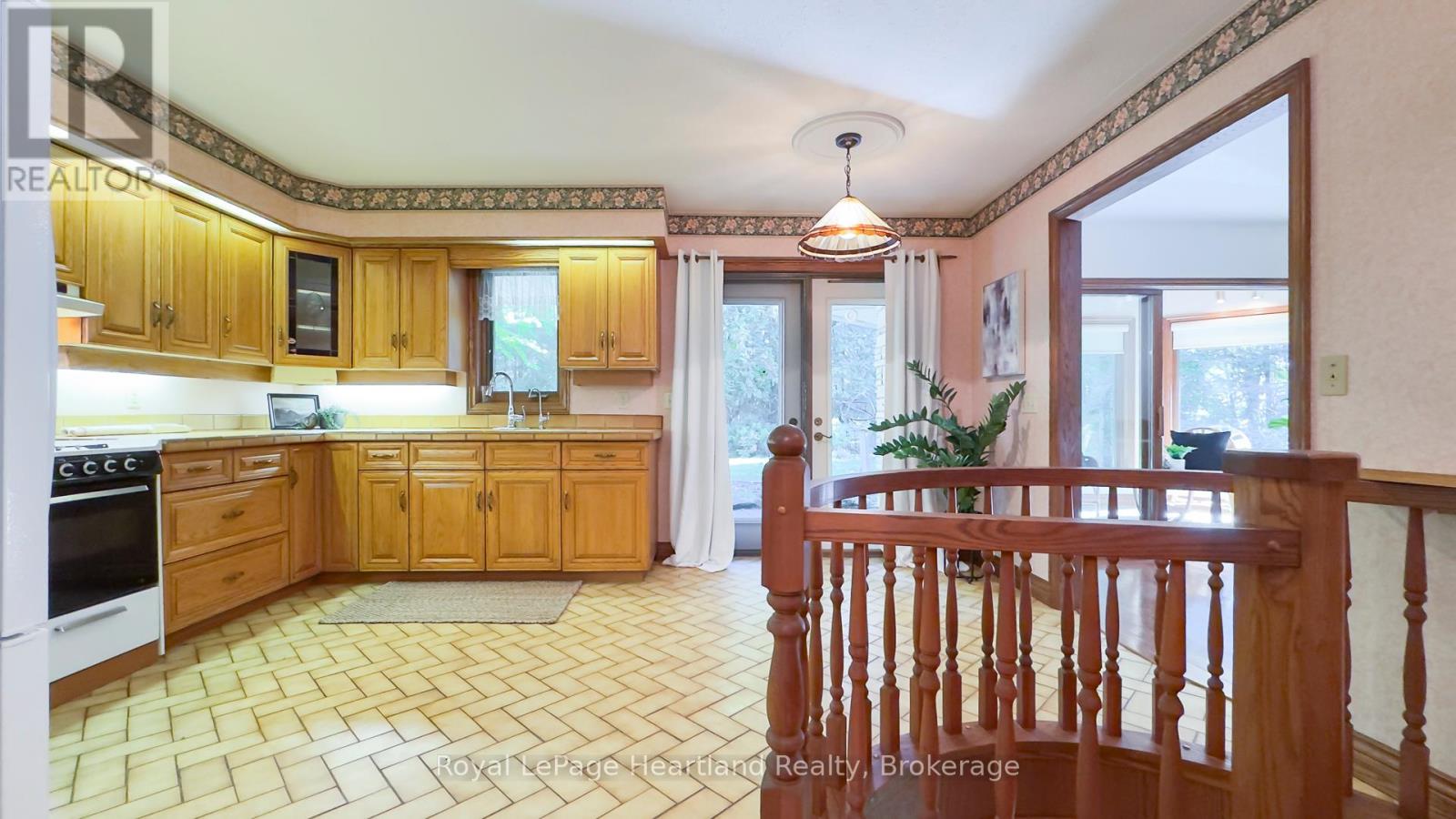 81364 Champlain Boulevard, Ashfield-Colborne-Wawanosh, Ontario  N7A 3Y2 - Photo 9 - X12486959