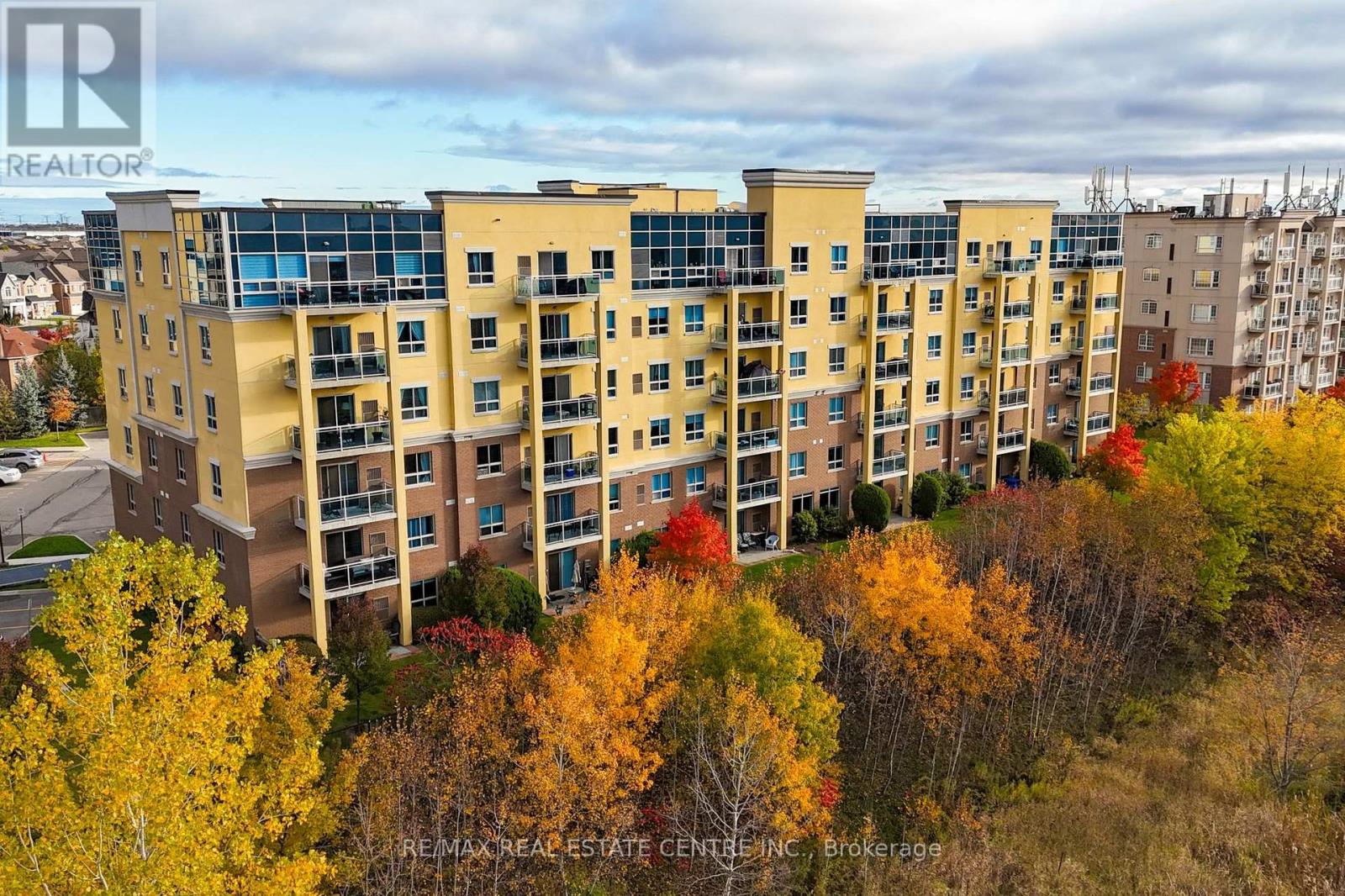 305 - 1419 Costigan Road, Milton, Ontario  L9T 2L4 - Photo 5 - W12486936