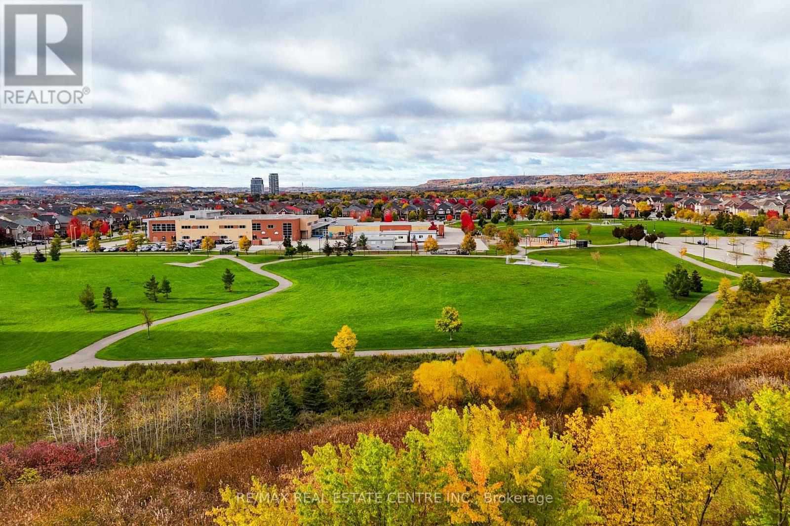 305 - 1419 Costigan Road, Milton, Ontario  L9T 2L4 - Photo 9 - W12486936