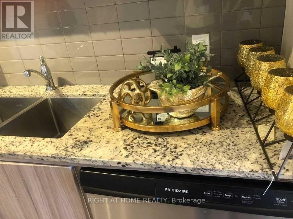 116 - 4040 Upper Middle Road, Burlington, Ontario  L7M 0H2 - Photo 9 - W12486942