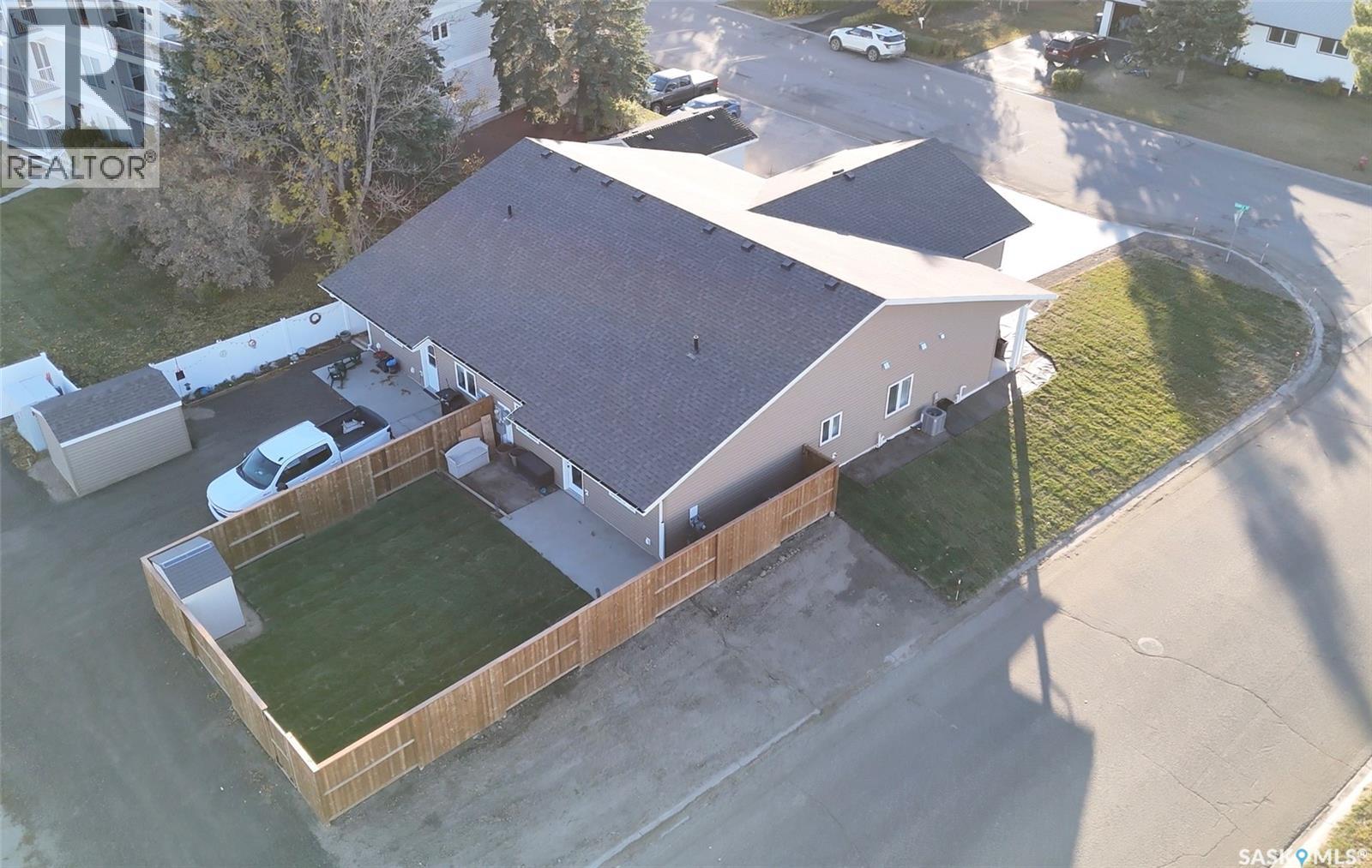 99a Semple Street, Outlook, Saskatchewan  S0L 2N0 - Photo 5 - SK013086