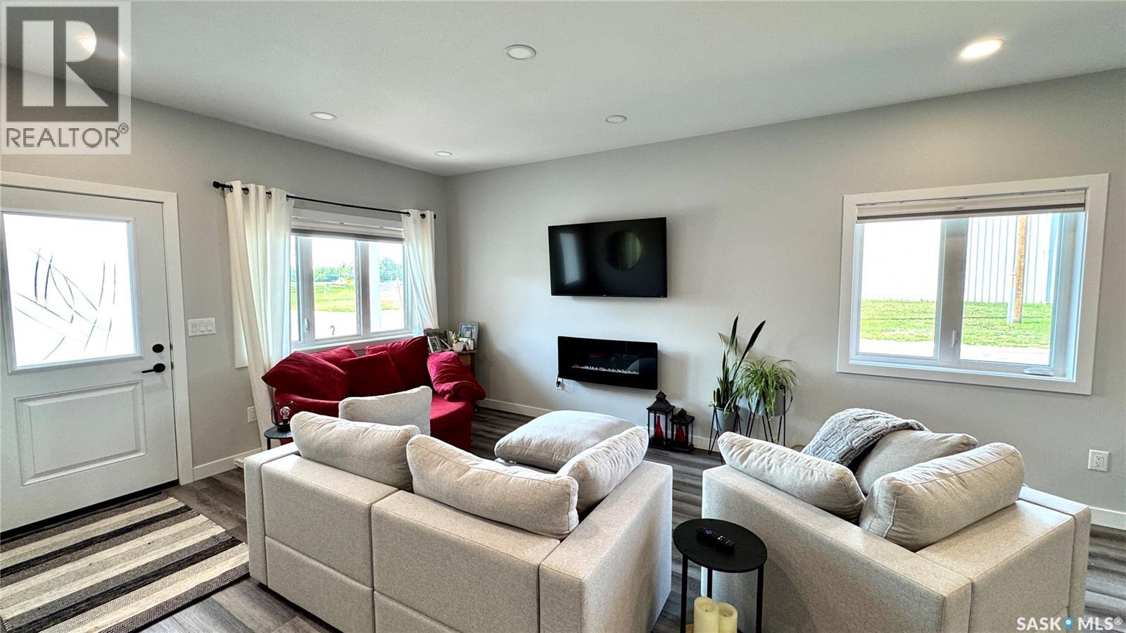 99a Semple Street, Outlook, Saskatchewan  S0L 2N0 - Photo 12 - SK013086