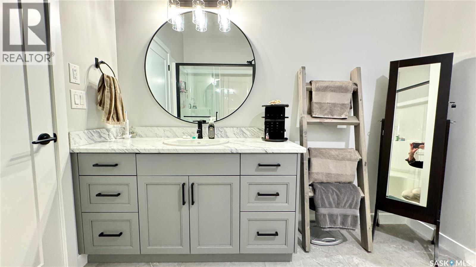 99a Semple Street, Outlook, Saskatchewan  S0L 2N0 - Photo 42 - SK013086