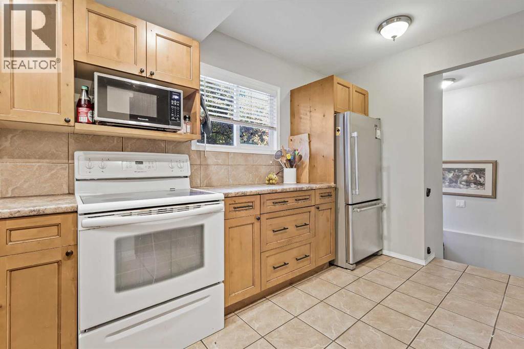 832 68 Avenue Sw, Calgary, Alberta  T2V 0N4 - Photo 10 - A2261840