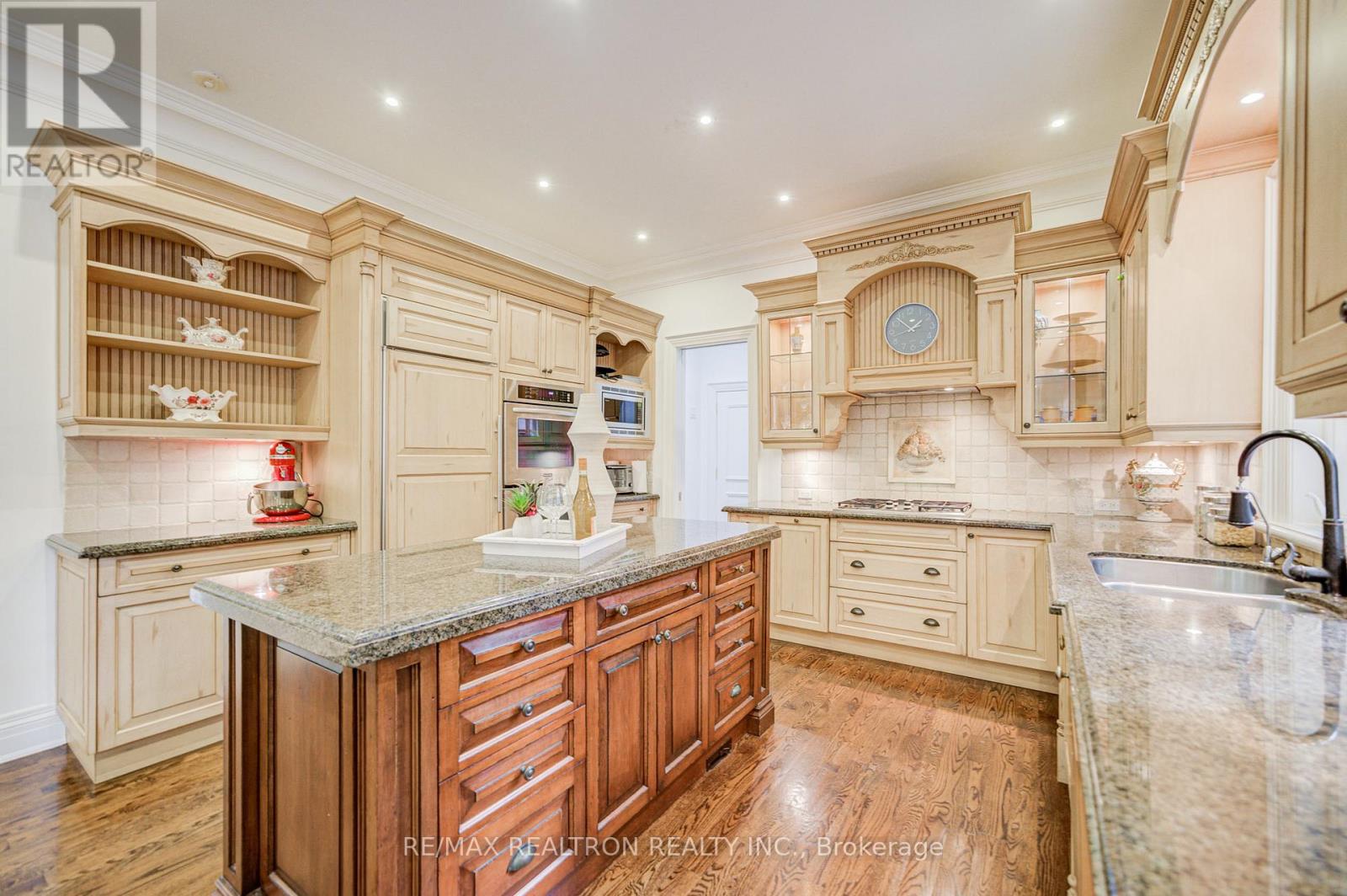 7 Legacy Court, Toronto, Ontario  M2L 2Y7 - Photo 16 - C12486955