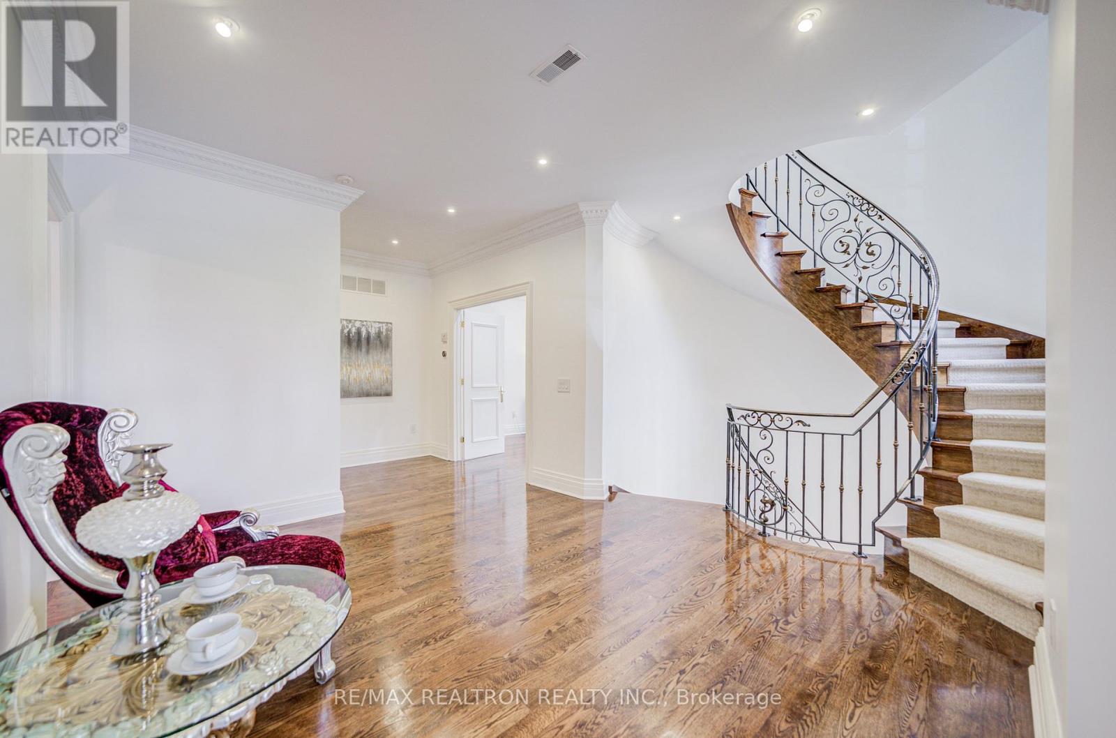 7 Legacy Court, Toronto, Ontario  M2L 2Y7 - Photo 18 - C12486955