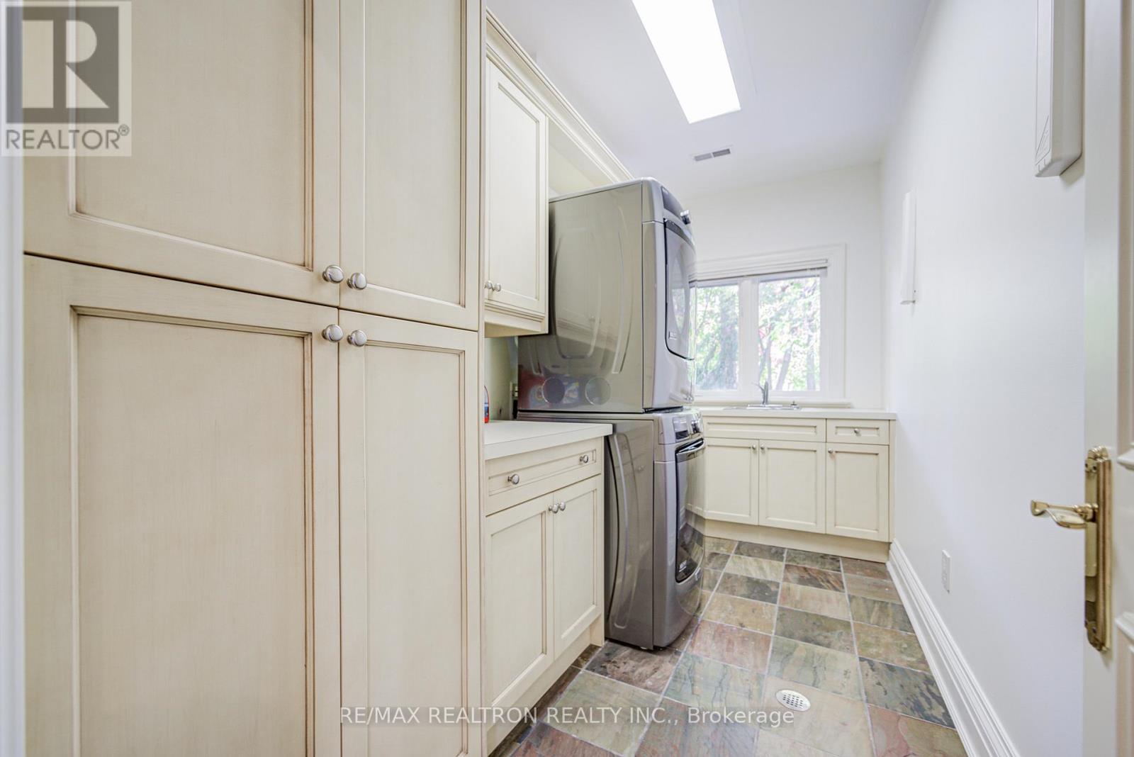 7 Legacy Court, Toronto, Ontario  M2L 2Y7 - Photo 23 - C12486955