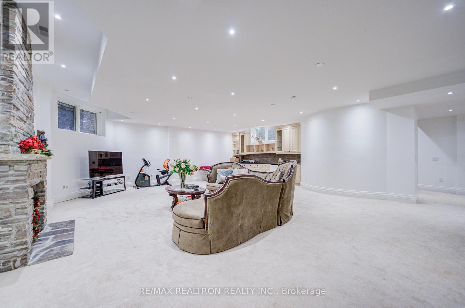 7 Legacy Court, Toronto, Ontario  M2L 2Y7 - Photo 32 - C12486955