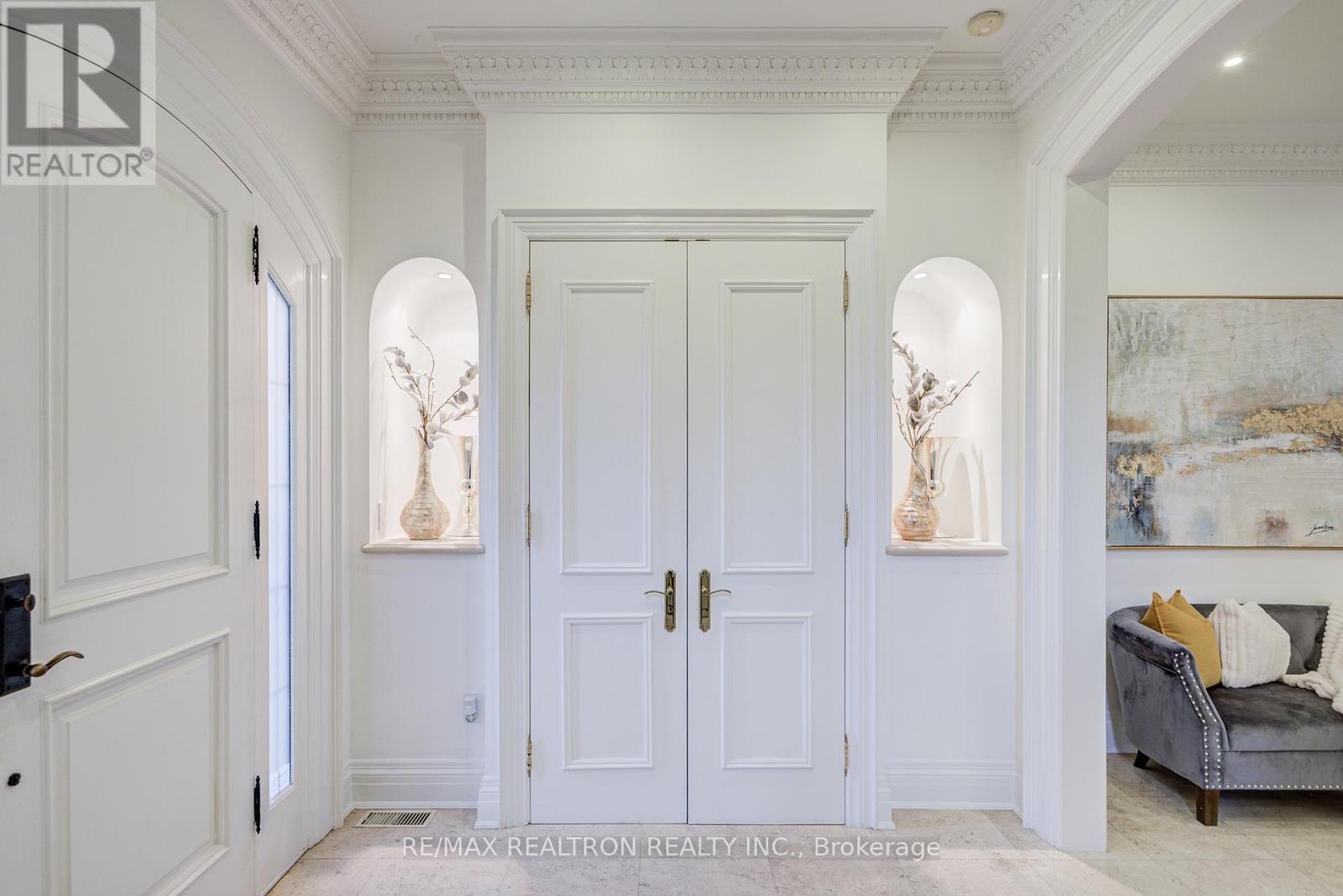 7 Legacy Court, Toronto, Ontario  M2L 2Y7 - Photo 6 - C12486955