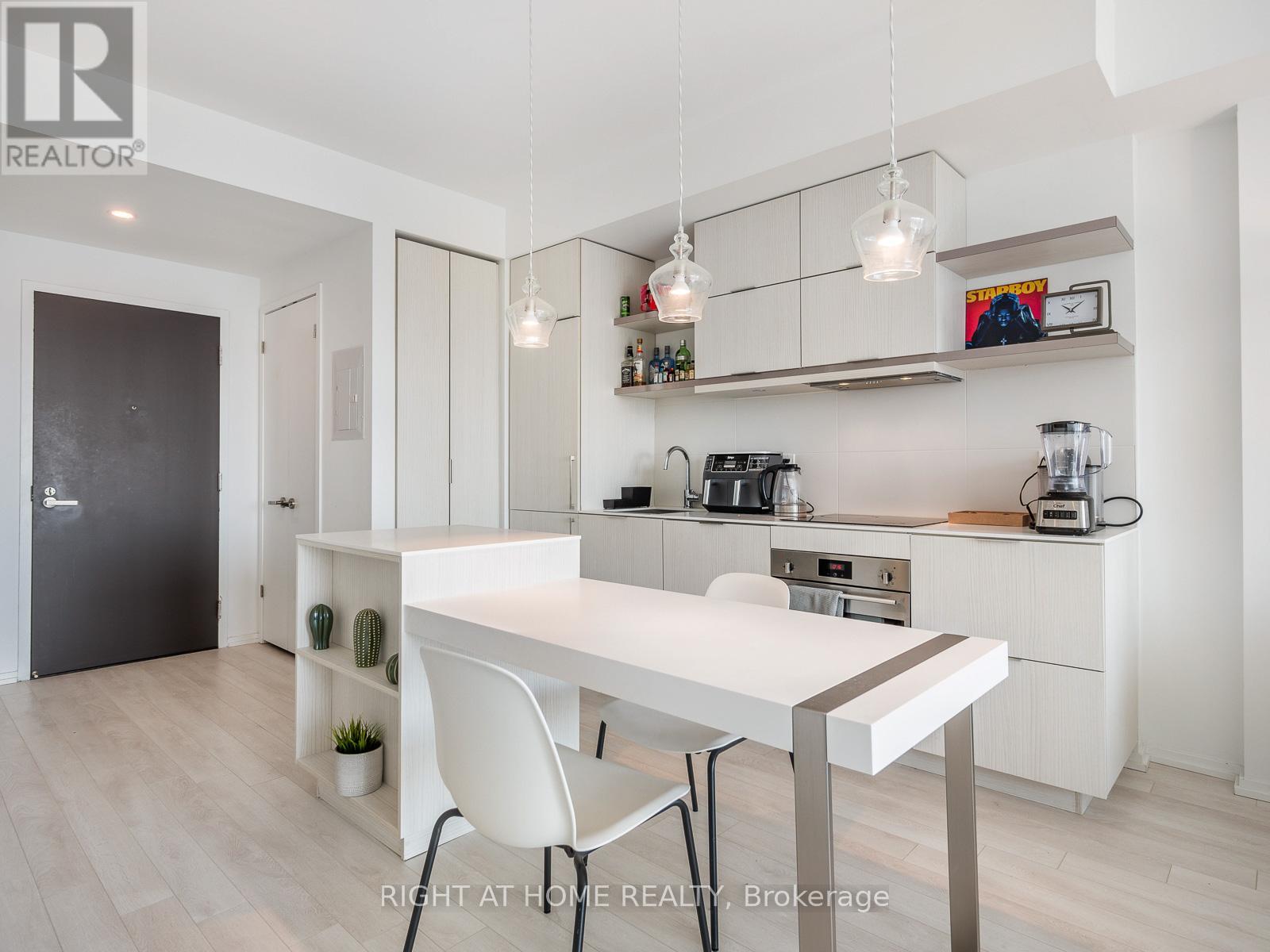 5607 - 197 Yonge Street, Toronto, Ontario  M5B 0C1 - Photo 14 - C12486961