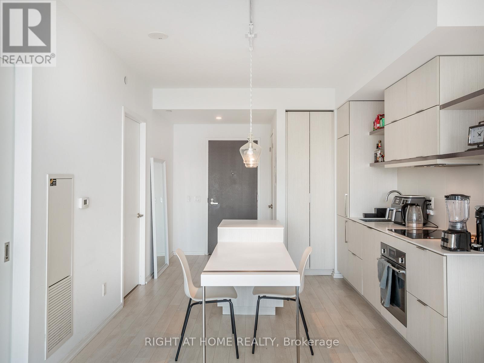 5607 - 197 Yonge Street, Toronto, Ontario  M5B 0C1 - Photo 24 - C12486961