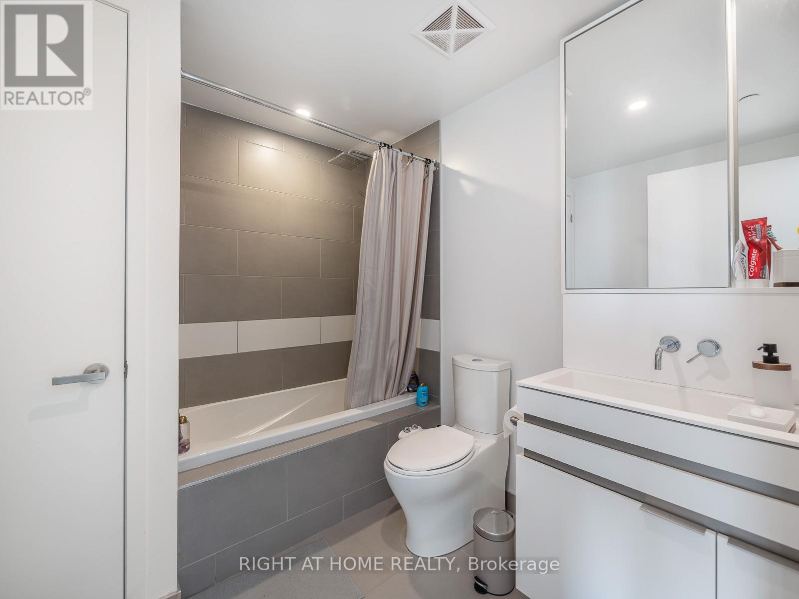 5607 - 197 Yonge Street, Toronto, Ontario  M5B 0C1 - Photo 31 - C12486961