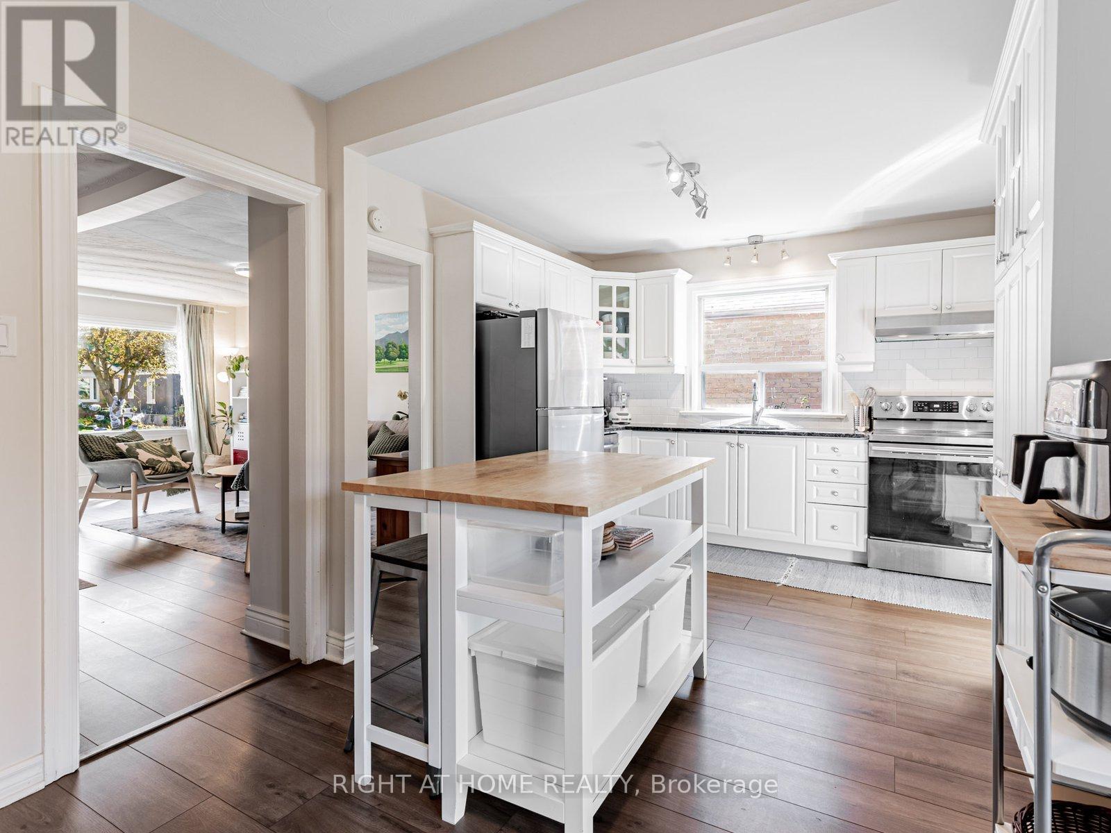 78 Hollis Avenue, Toronto, Ontario  M1N 2C5 - Photo 7 - E12486958