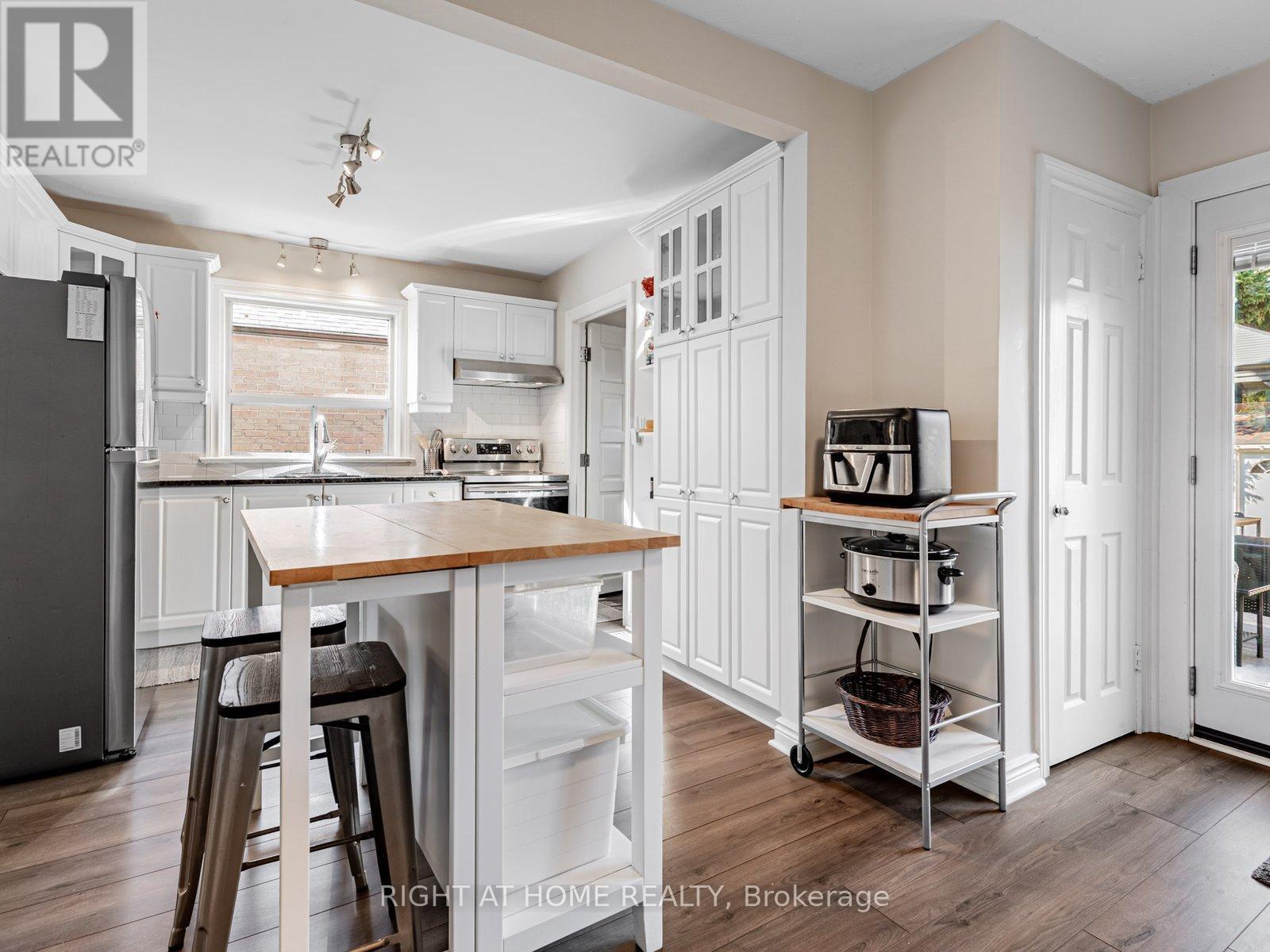 78 Hollis Avenue, Toronto, Ontario  M1N 2C5 - Photo 8 - E12486958