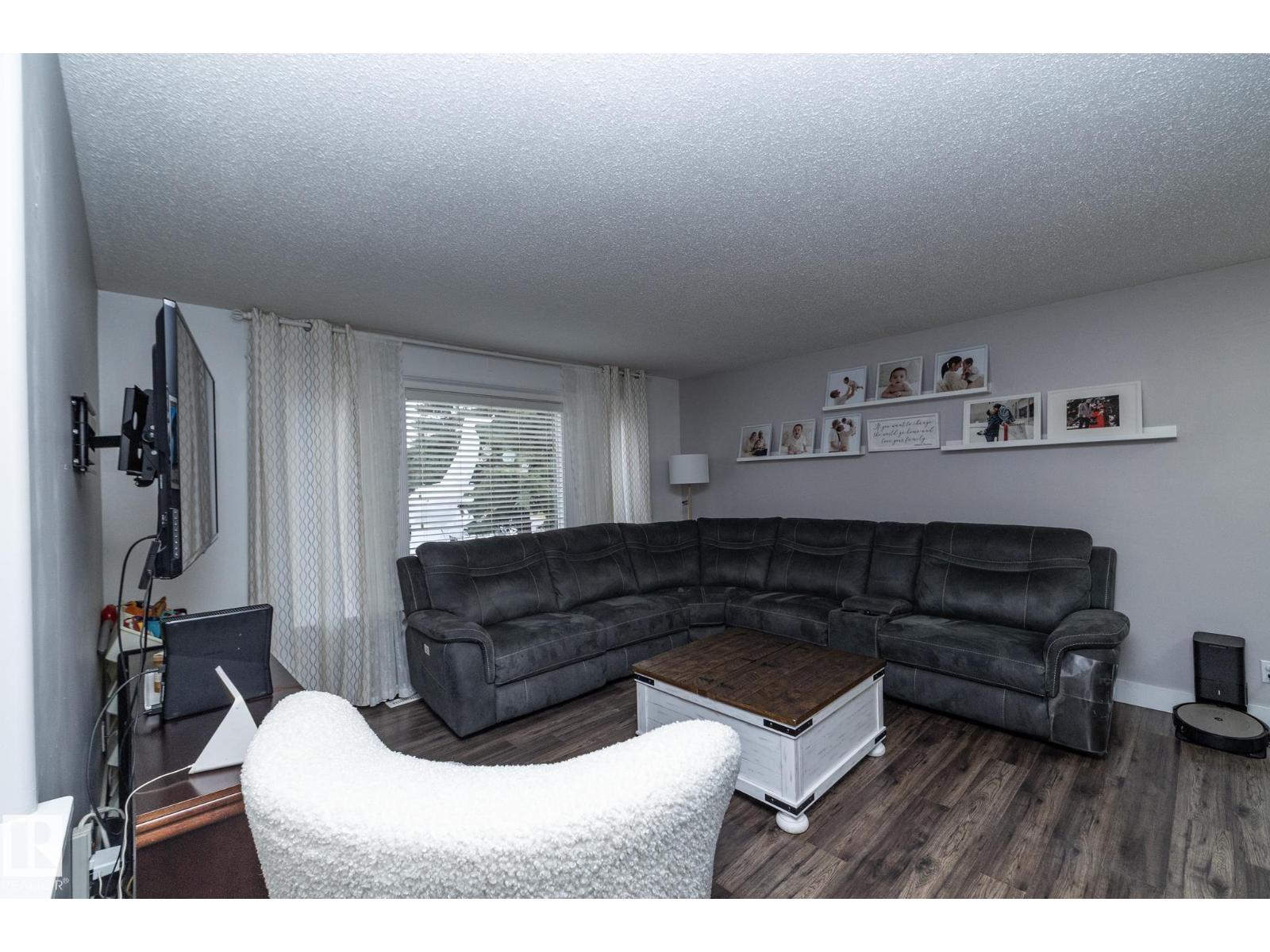 73 South Park Dr, Leduc, Alberta  T9E 4X5 - Photo 8 - E4463736