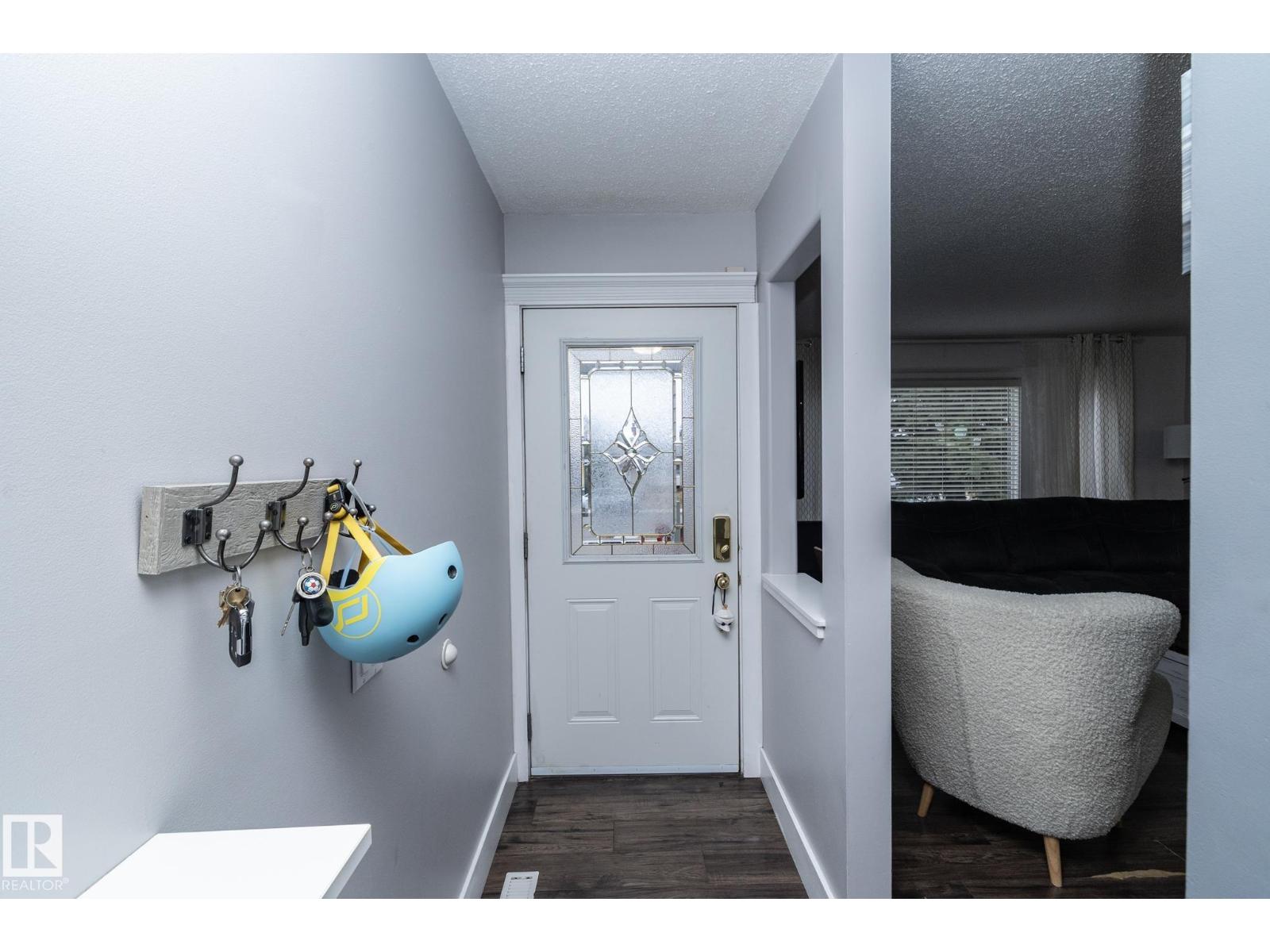 73 South Park Dr, Leduc, Alberta  T9E 4X5 - Photo 4 - E4463736