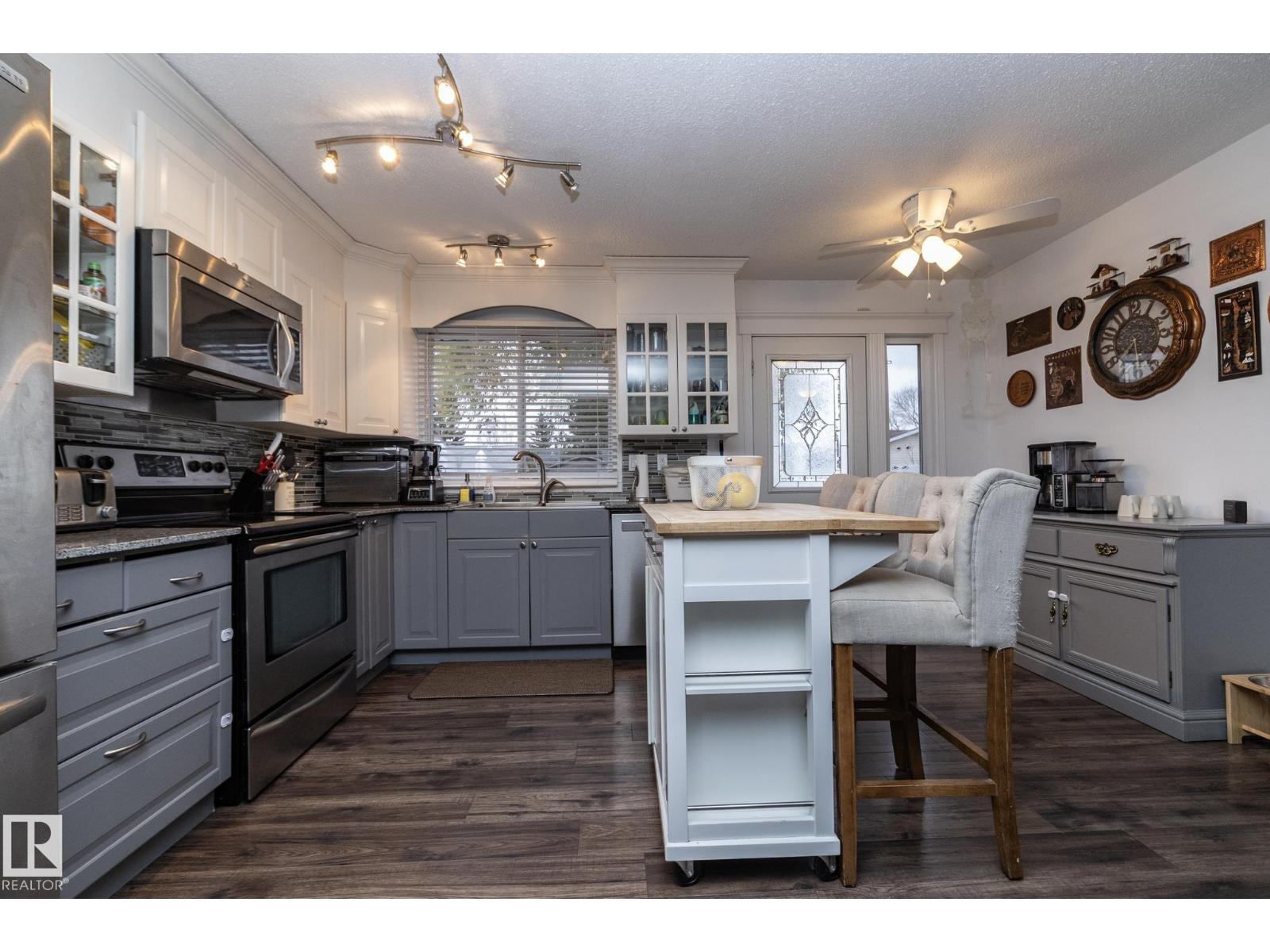 73 South Park Dr, Leduc, Alberta  T9E 4X5 - Photo 12 - E4463736