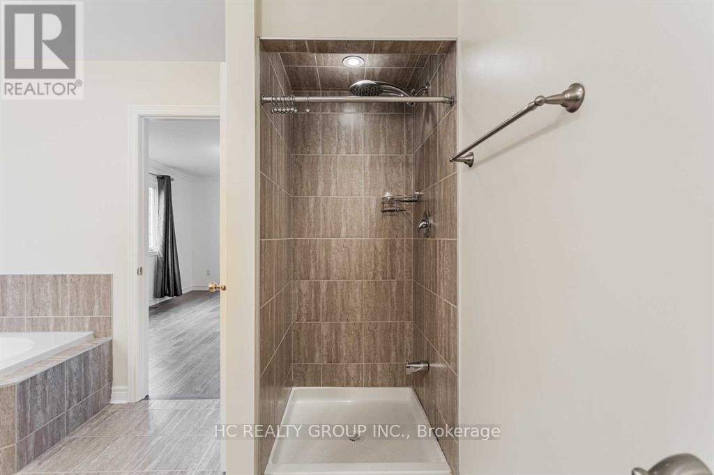 20 Tigertail Crescent, Bradford West Gwillimbury (Bradford), Ontario  L3Z 0M2 - Photo 23 - N12486962