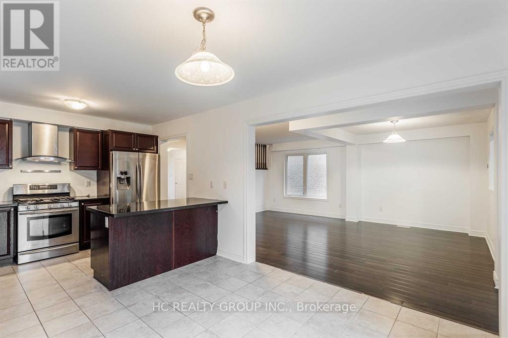 20 Tigertail Crescent, Bradford West Gwillimbury (Bradford), Ontario  L3Z 0M2 - Photo 9 - N12486962