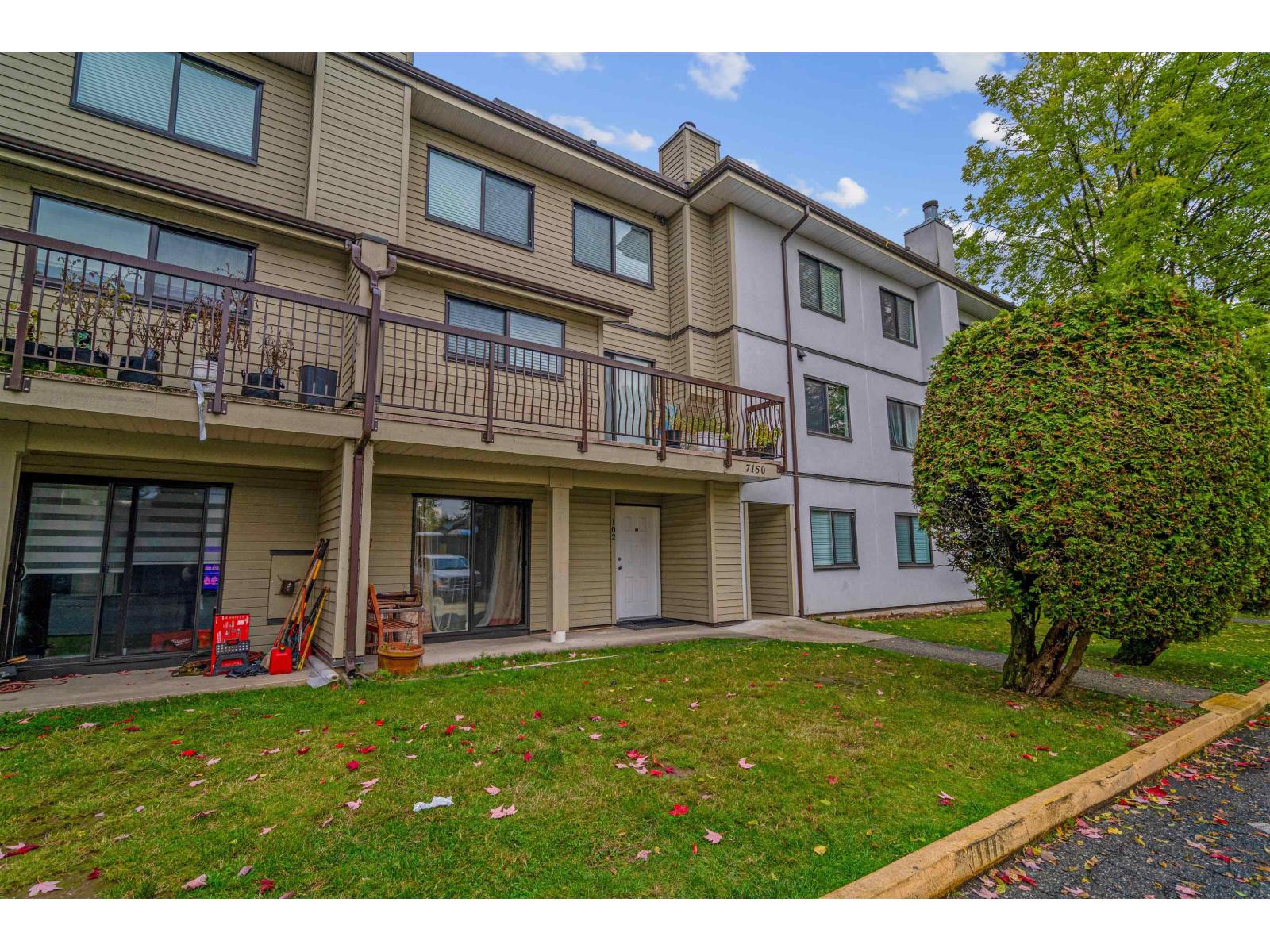 102 7150 133 Street, Surrey, British Columbia  V3W 7Z7 - Photo 2 - R3058040