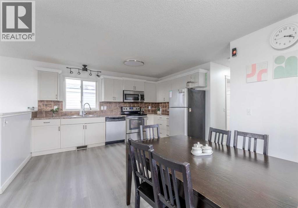 96 Appleside Close Se, Calgary, Alberta  T2A 7T9 - Photo 5 - A2265554