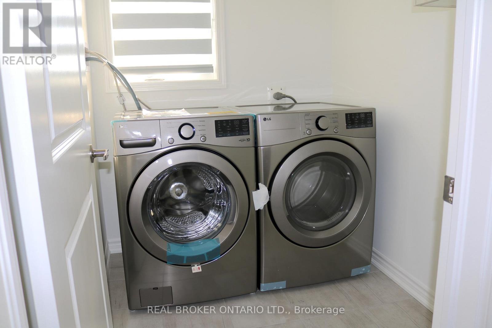 6 Vinewood Crescent, Barrie, Ontario  L9J 0B7 - Photo 11 - S12486947