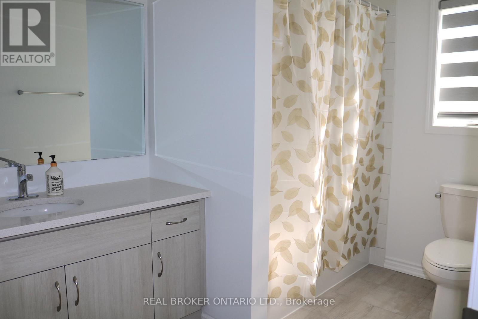 6 Vinewood Crescent, Barrie, Ontario  L9J 0B7 - Photo 12 - S12486947