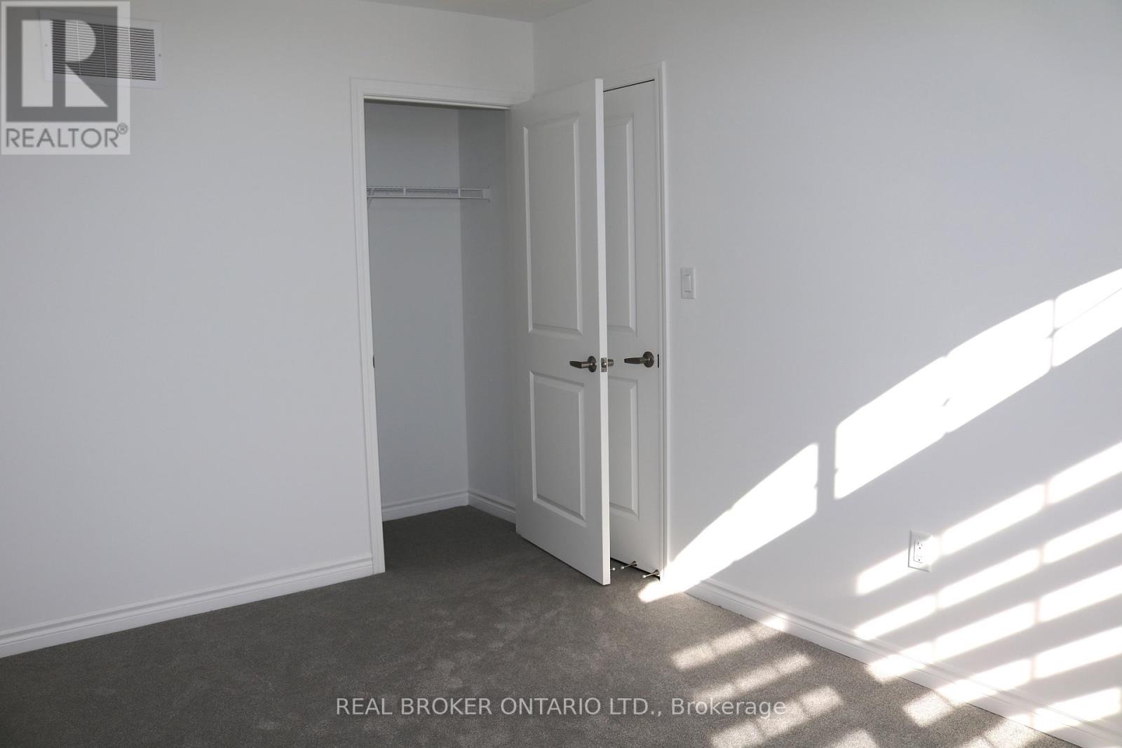 6 Vinewood Crescent, Barrie, Ontario  L9J 0B7 - Photo 14 - S12486947