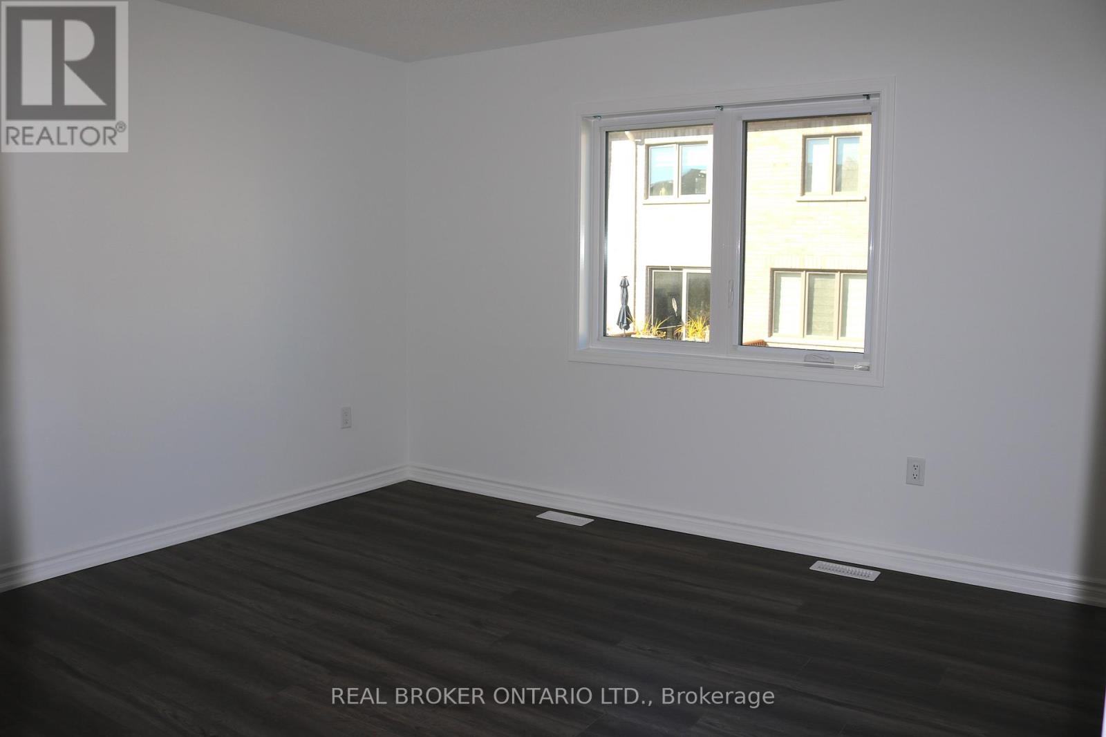 6 Vinewood Crescent, Barrie, Ontario  L9J 0B7 - Photo 16 - S12486947