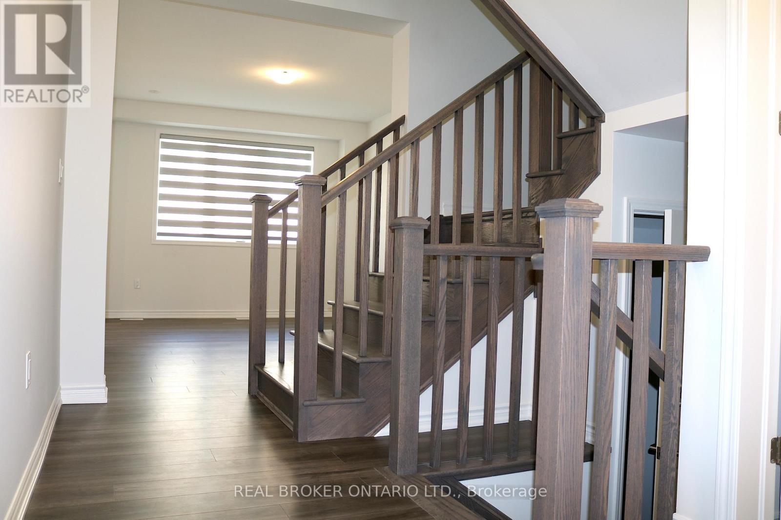 6 Vinewood Crescent, Barrie, Ontario  L9J 0B7 - Photo 3 - S12486947