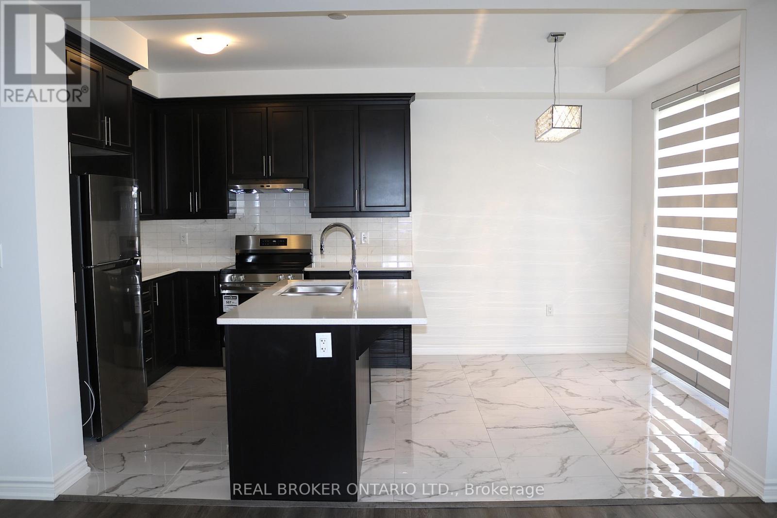 6 Vinewood Crescent, Barrie, Ontario  L9J 0B7 - Photo 5 - S12486947