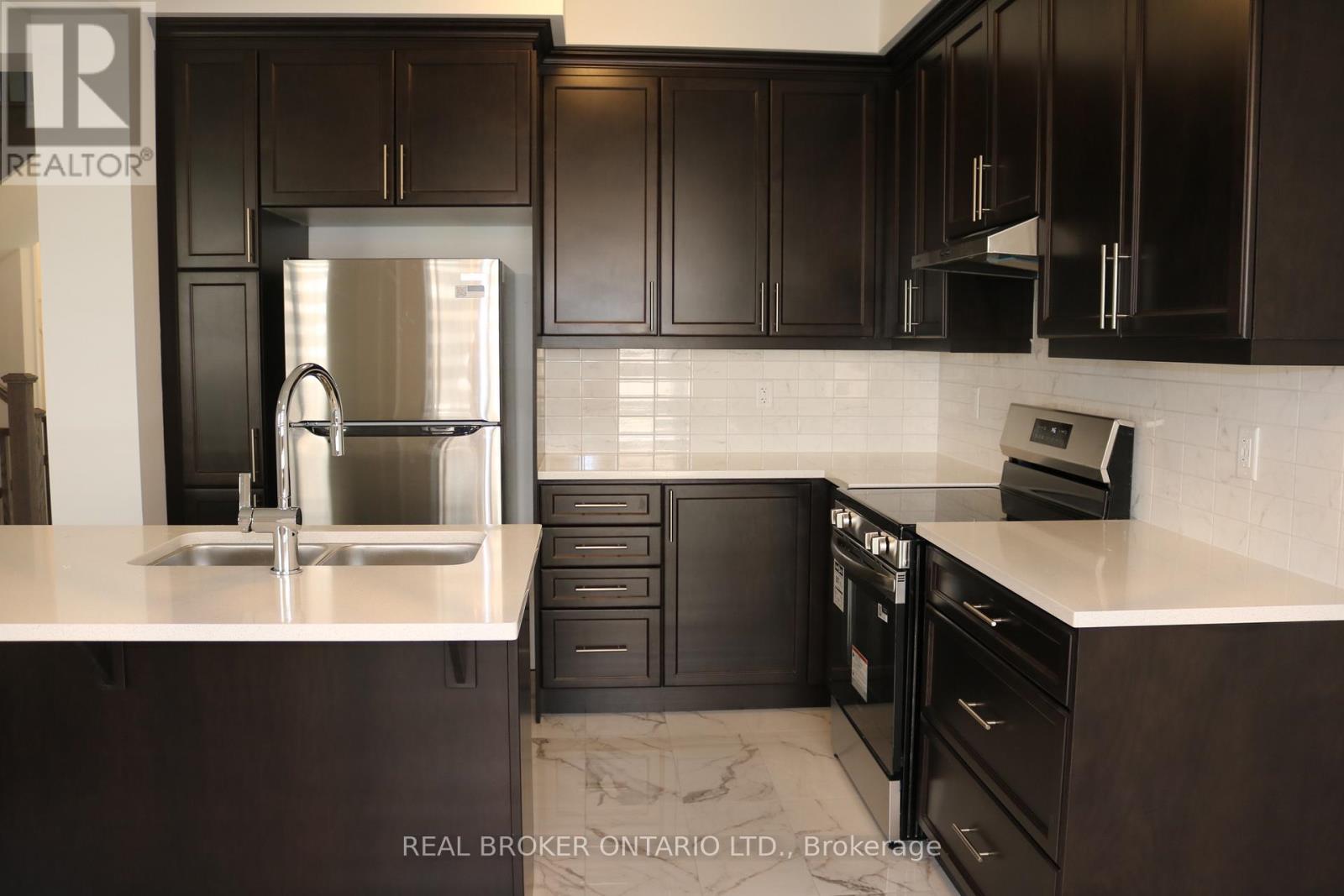 6 Vinewood Crescent, Barrie, Ontario  L9J 0B7 - Photo 7 - S12486947