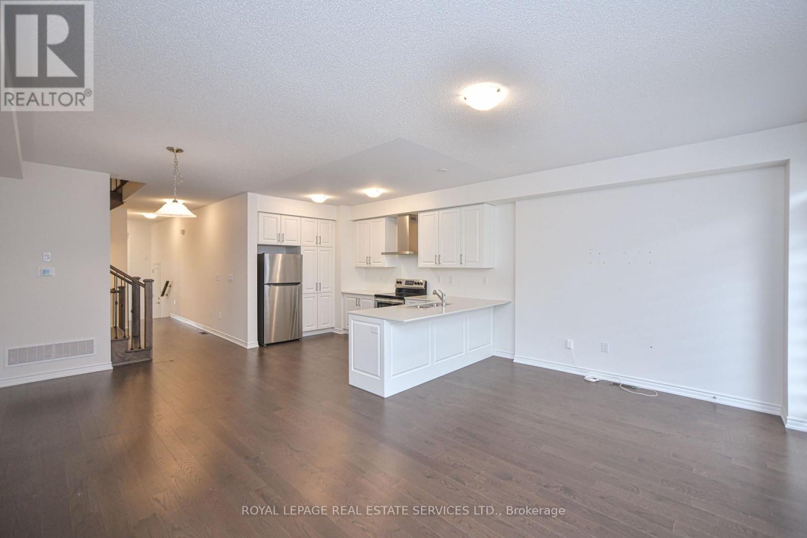 323 Thimbleweed Court, Milton, Ontario  L9E 1T2 - Photo 13 - W12486844