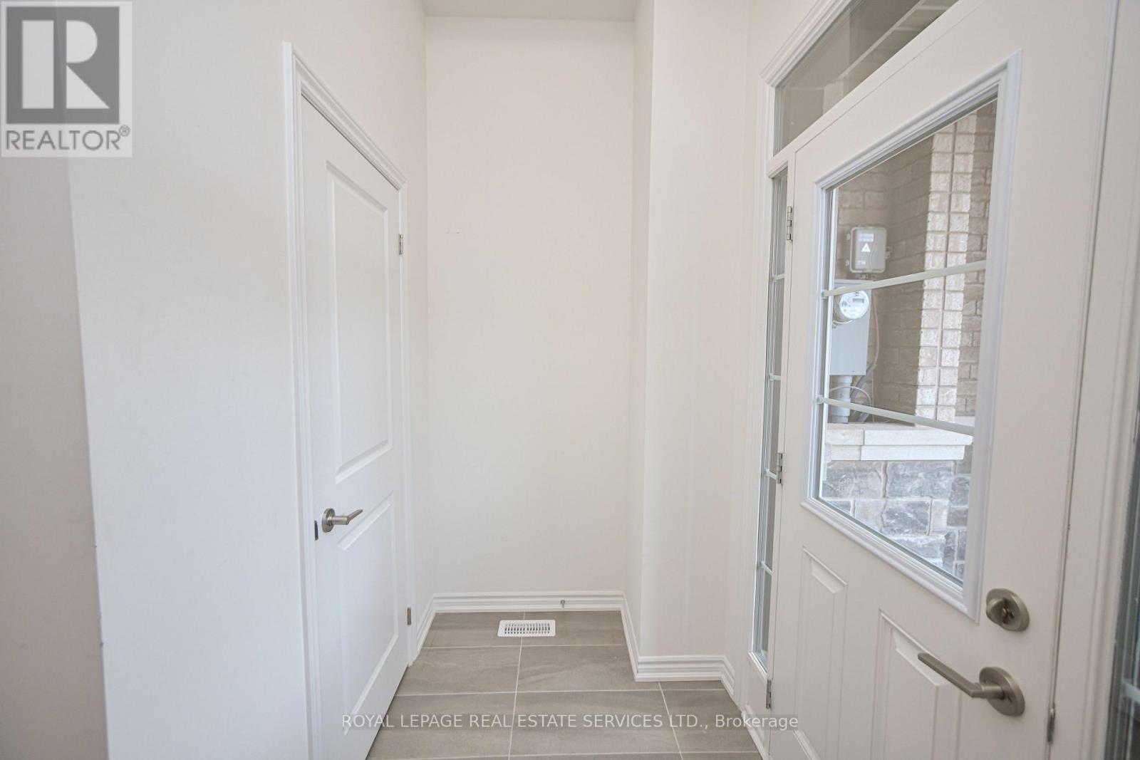 323 Thimbleweed Court, Milton, Ontario  L9E 1T2 - Photo 3 - W12486844