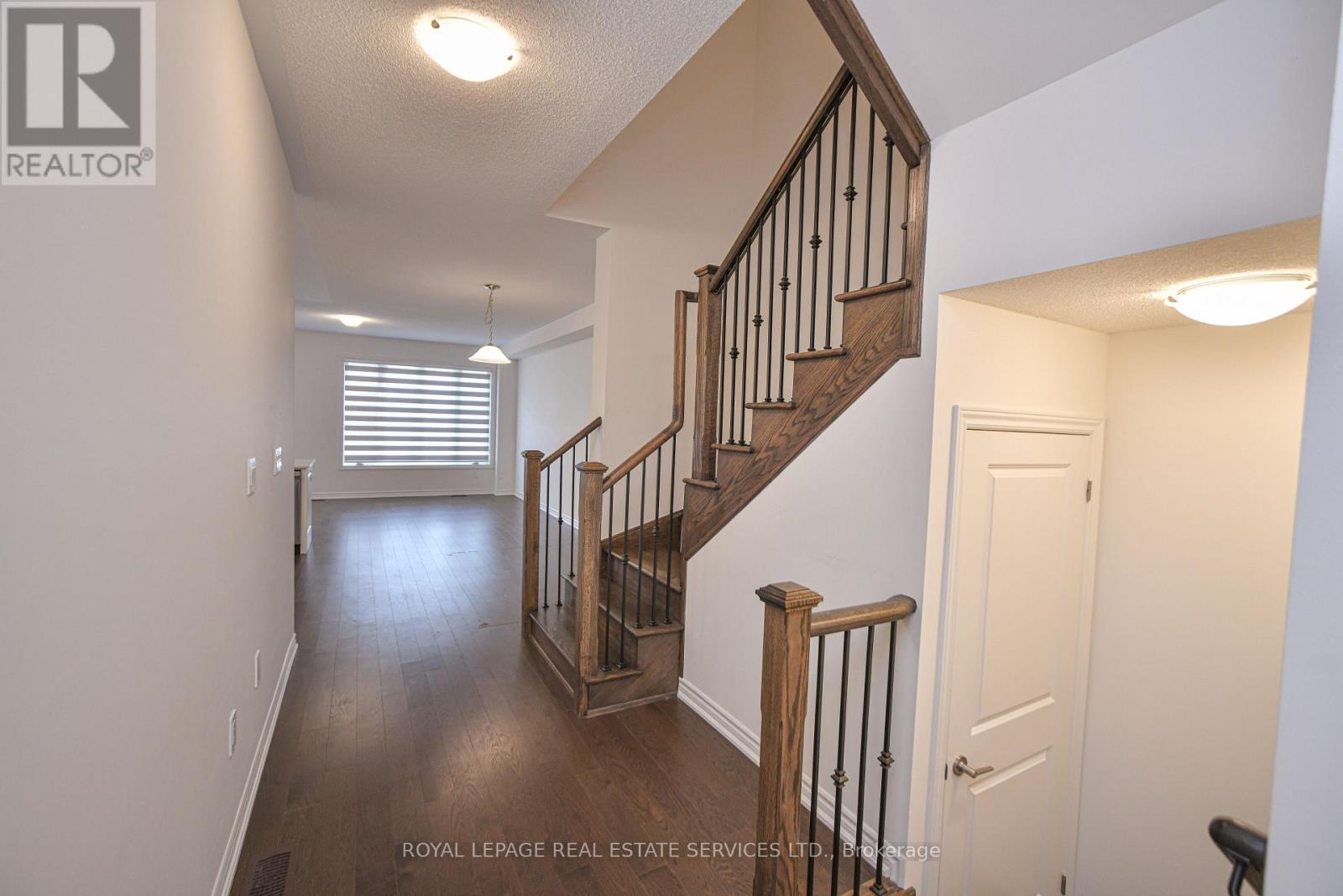 323 Thimbleweed Court, Milton, Ontario  L9E 1T2 - Photo 7 - W12486844