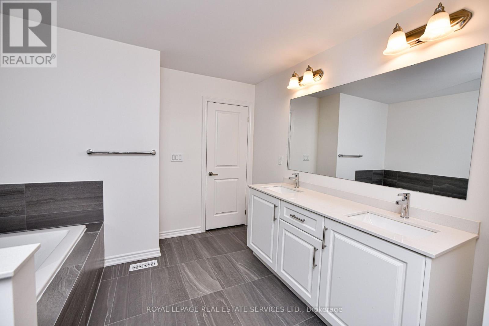 323 Thimbleweed Court, Milton, Ontario  L9E 1T2 - Photo 34 - W12486844