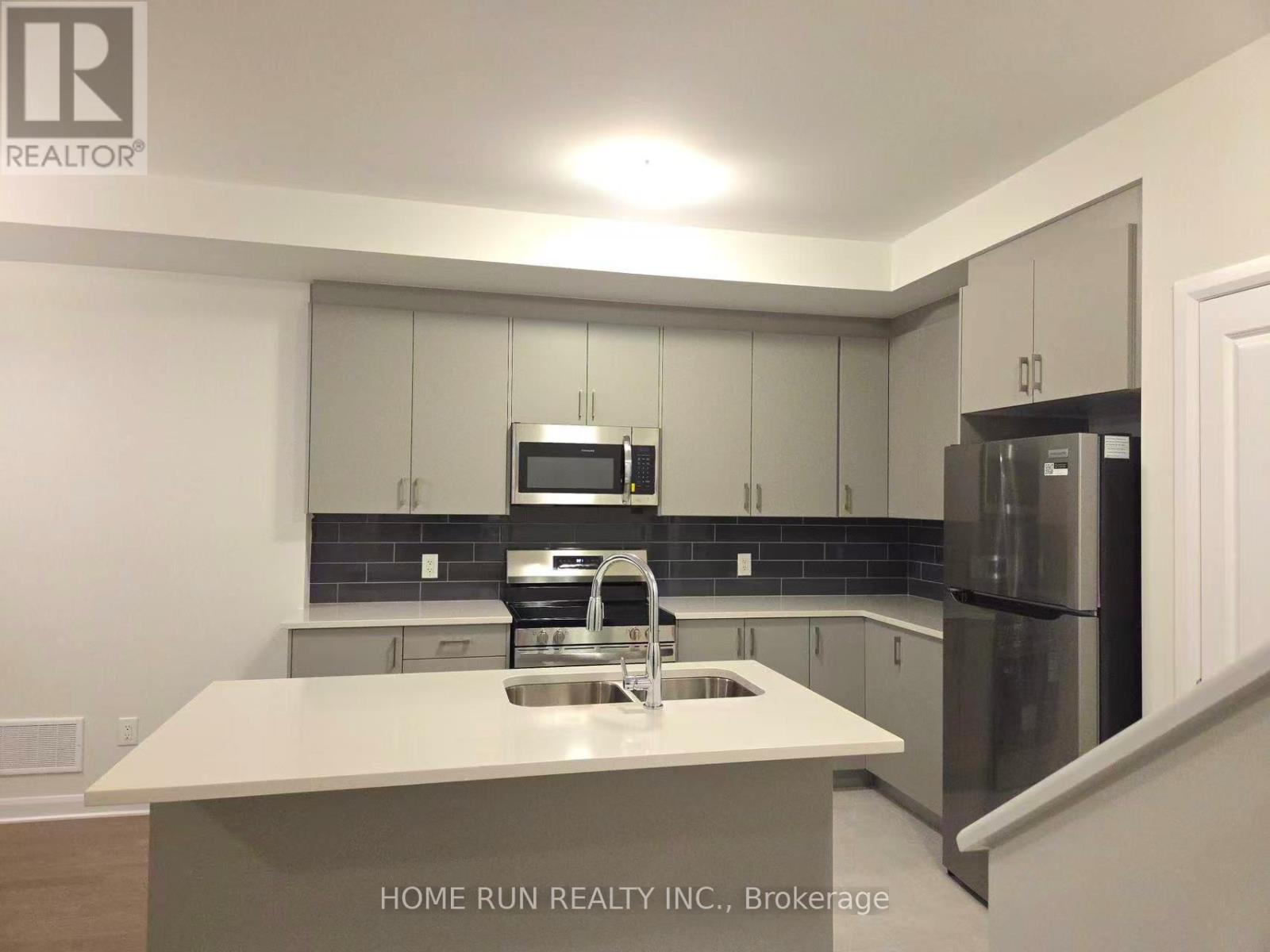 948 Eileen Vollick Crescent, Ottawa, Ontario  K2W 0M7 - Photo 2 - X12477472