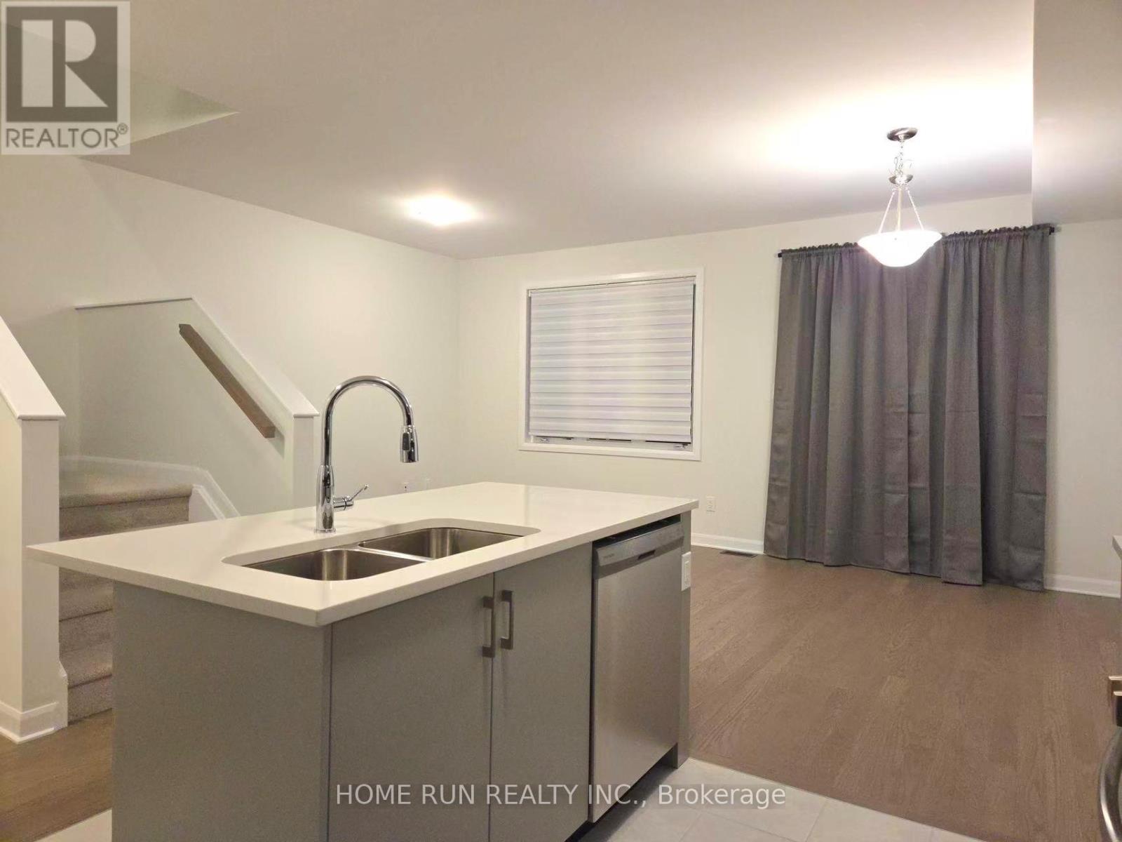 948 Eileen Vollick Crescent, Ottawa, Ontario  K2W 0M7 - Photo 5 - X12477472