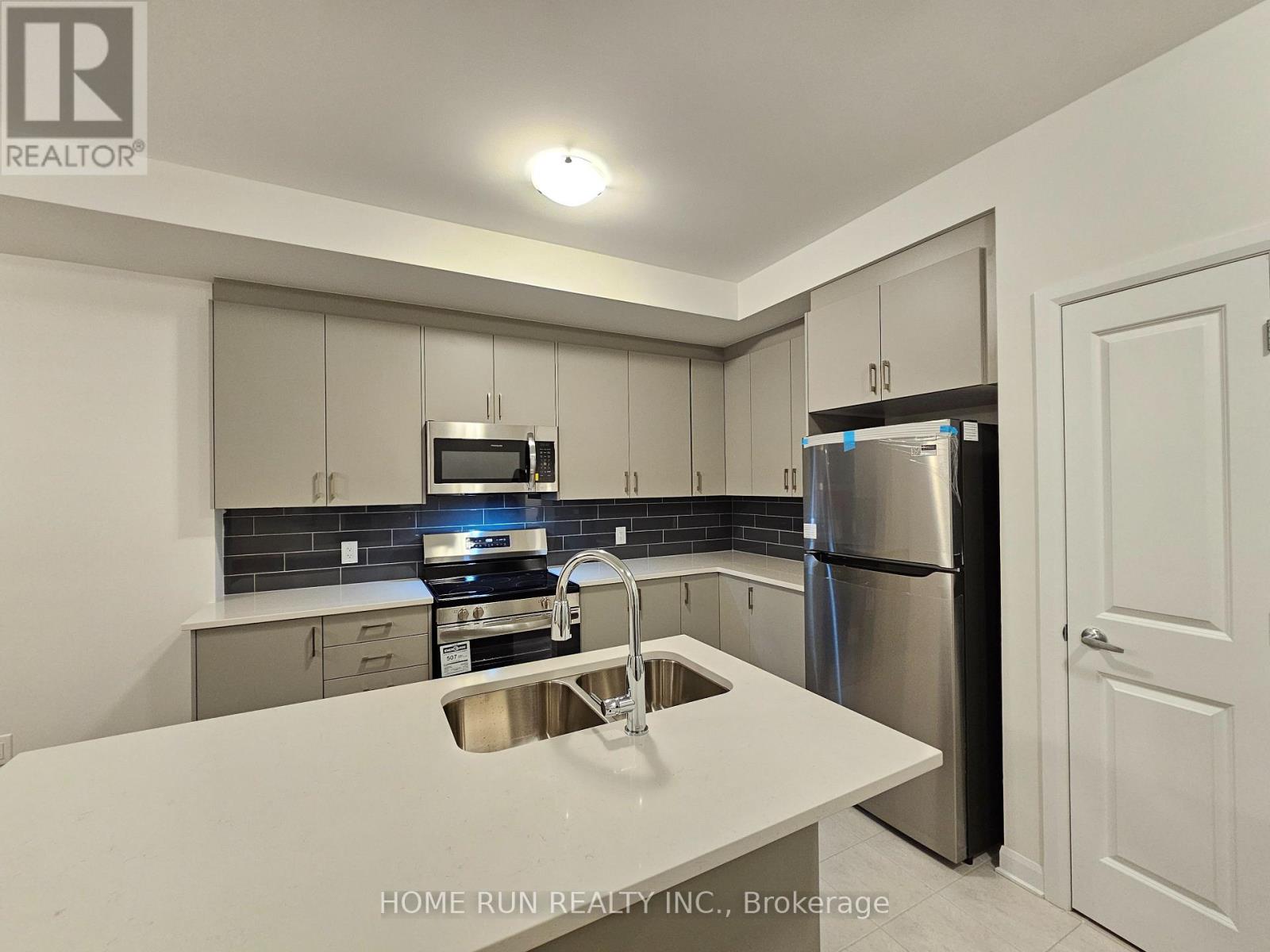 948 Eileen Vollick Crescent, Ottawa, Ontario  K2W 0M7 - Photo 9 - X12477472