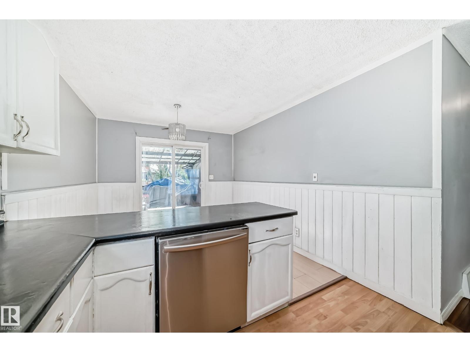 325 Warwick Rd Nw, Edmonton, Alberta  T5X 4R1 - Photo 10 - E4463856