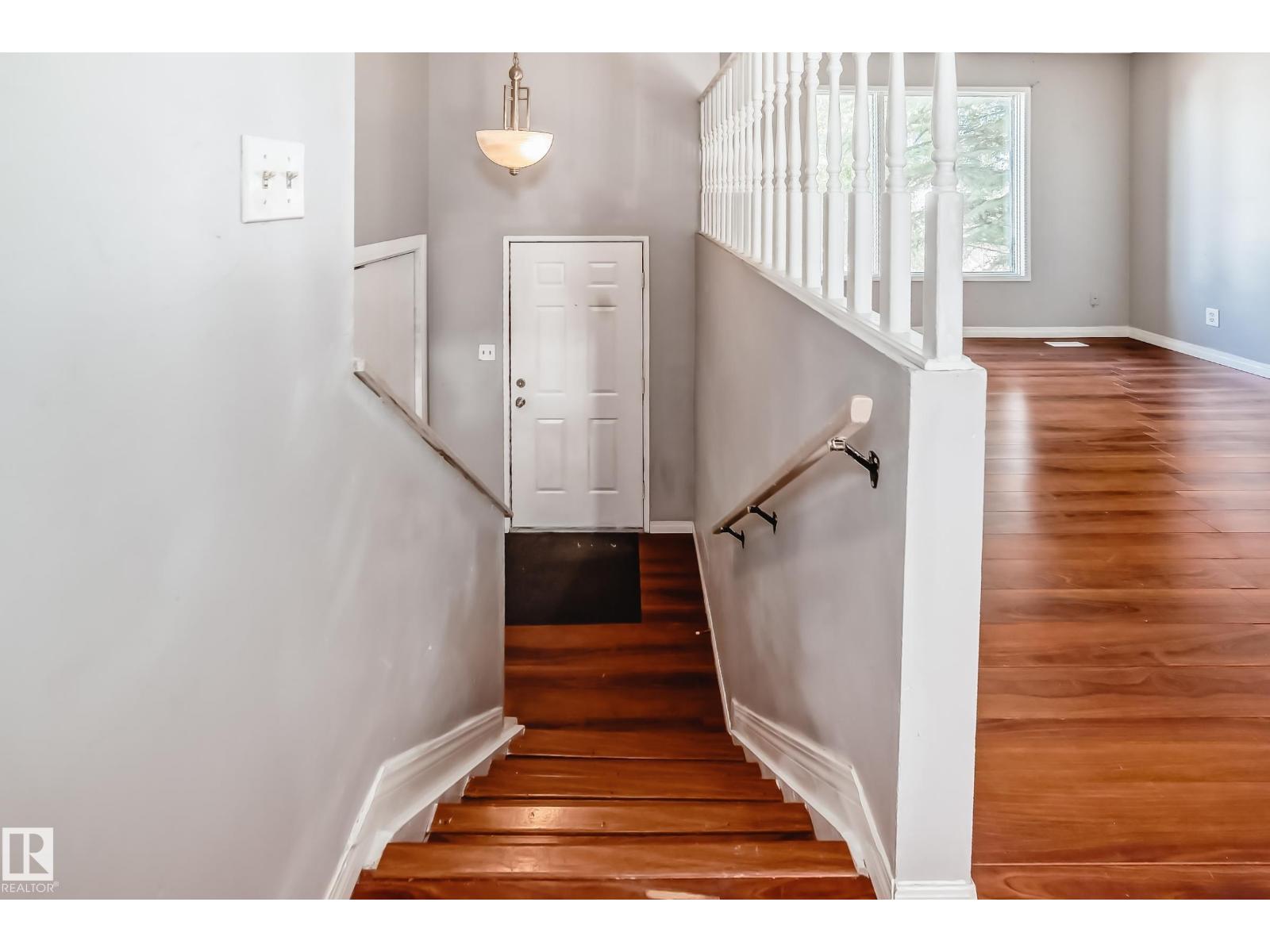 325 Warwick Rd Nw, Edmonton, Alberta  T5X 4R1 - Photo 4 - E4463856